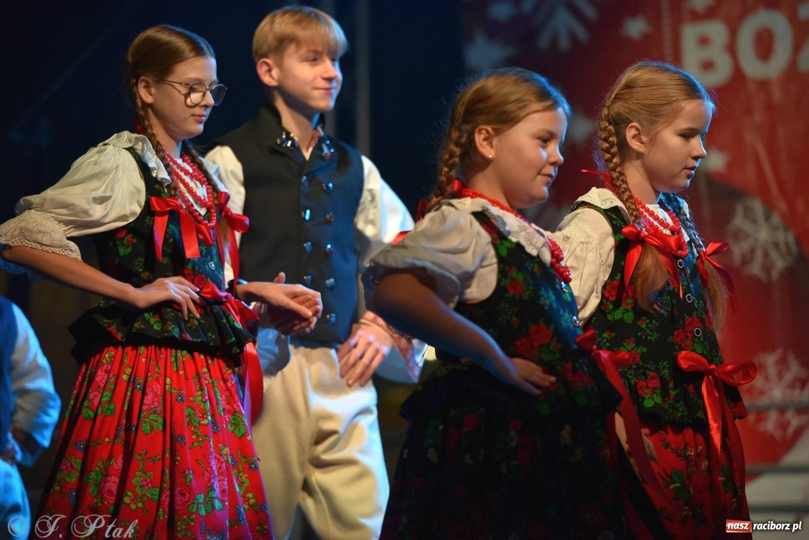 Zdjęcie w galerii na portalu naszraciborz.pl: Taneczny finał raciborskiego jarmarku wiadomości z regionu