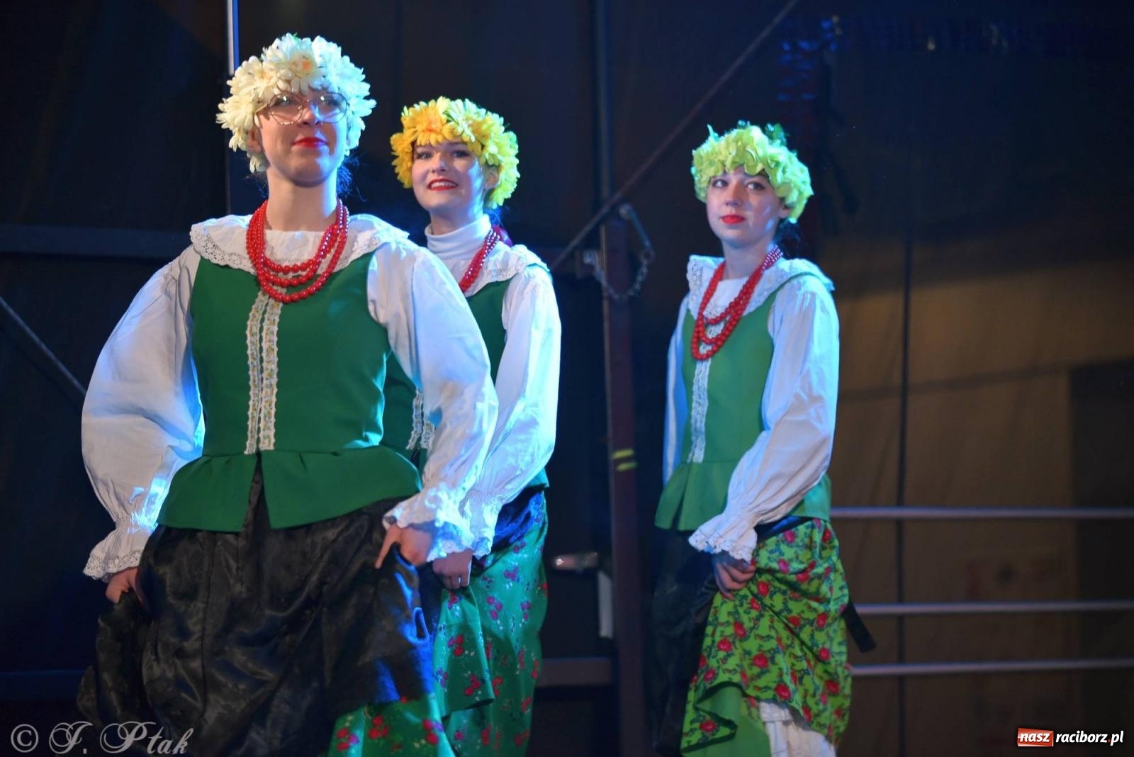 Zdjęcie w galerii na portalu naszraciborz.pl: Taneczny finał raciborskiego jarmarku wiadomości z regionu