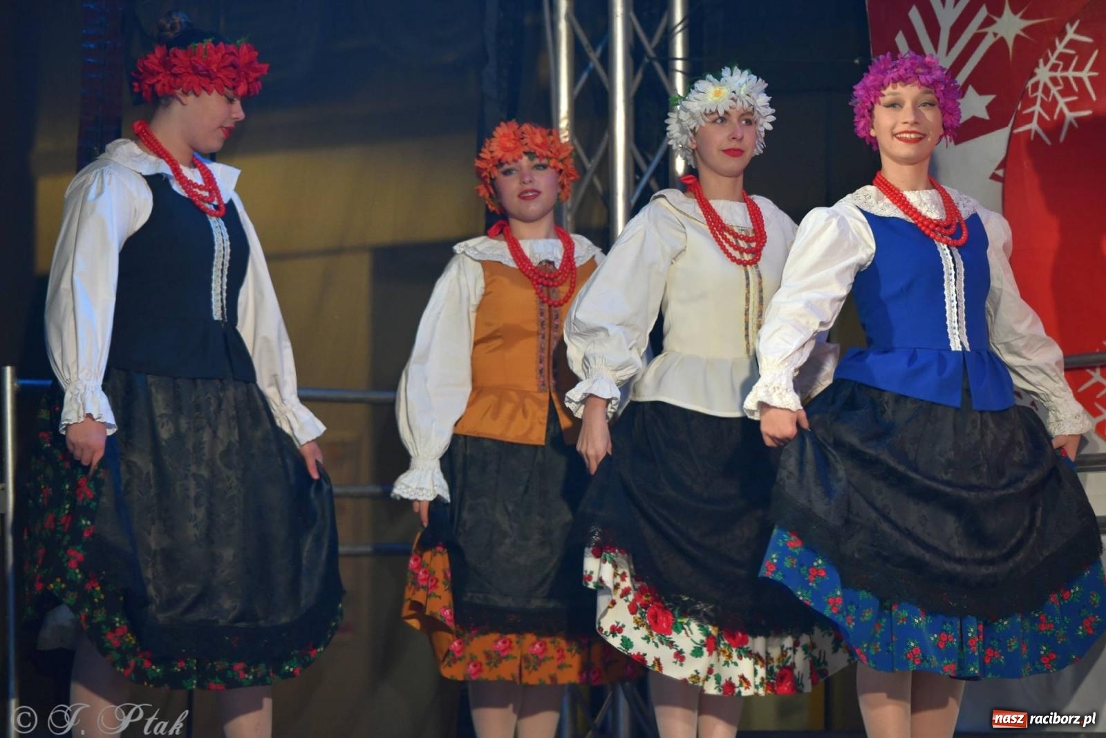 Zdjęcie w galerii na portalu naszraciborz.pl: Taneczny finał raciborskiego jarmarku wiadomości z regionu