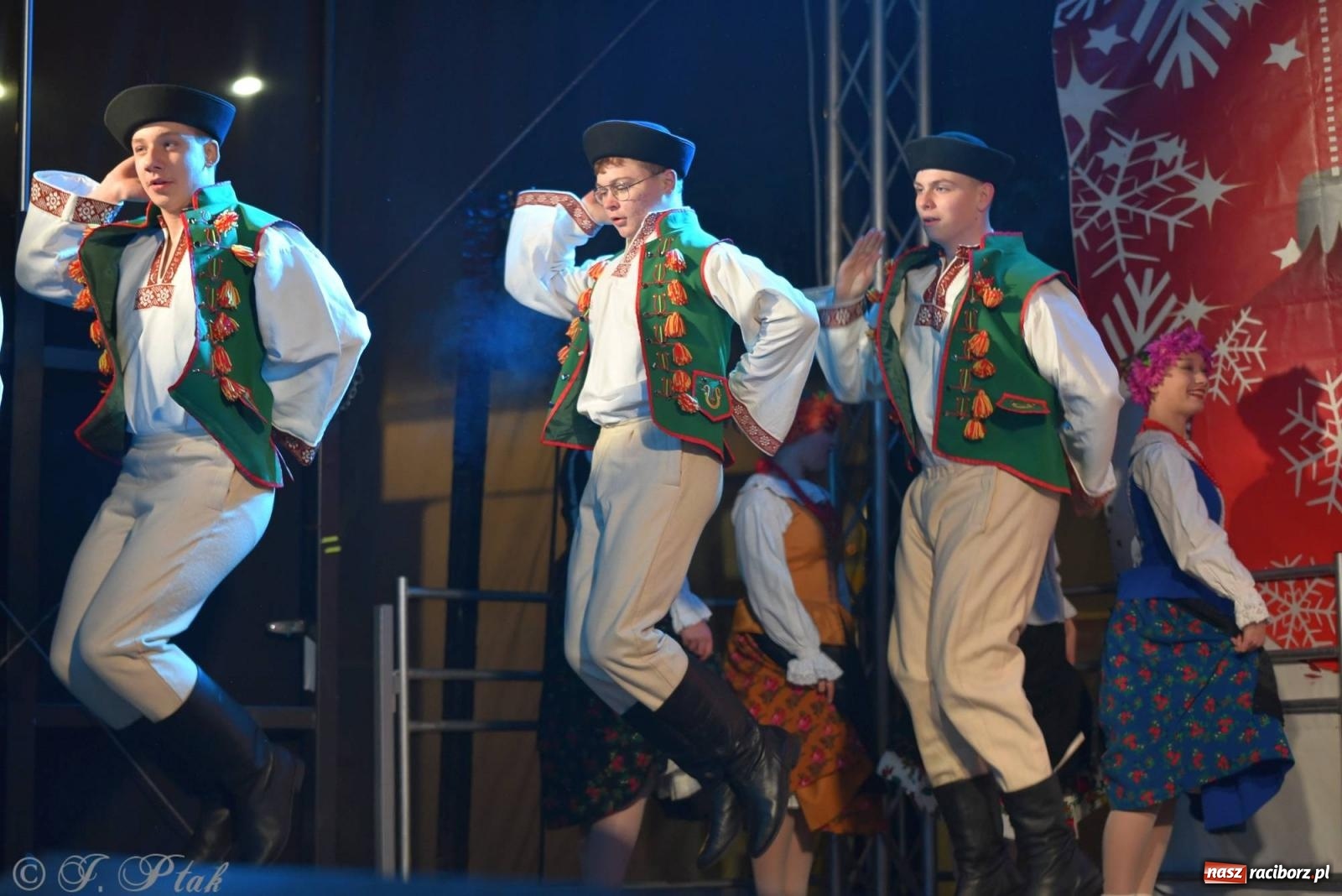 Zdjęcie w galerii na portalu naszraciborz.pl: Taneczny finał raciborskiego jarmarku wiadomości z regionu