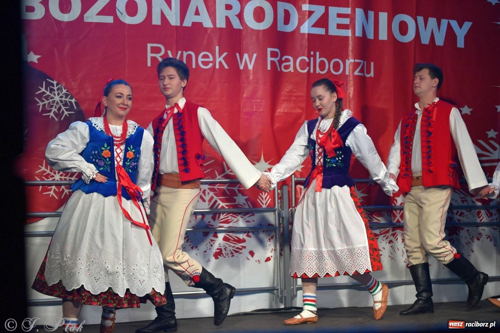 Zdjęcie w galerii na portalu naszraciborz.pl: Taneczny finał raciborskiego jarmarku wiadomości z regionu