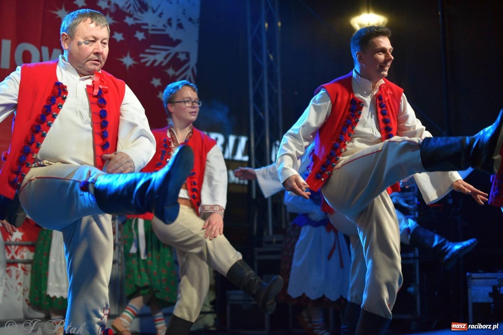 Zdjęcie w galerii na portalu naszraciborz.pl: Taneczny finał raciborskiego jarmarku wiadomości z regionu