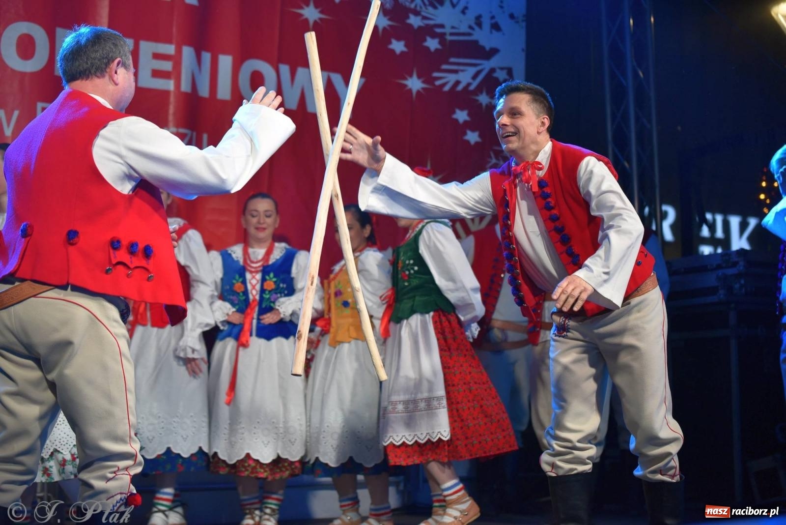 Zdjęcie w galerii na portalu naszraciborz.pl: Taneczny finał raciborskiego jarmarku wiadomości z regionu