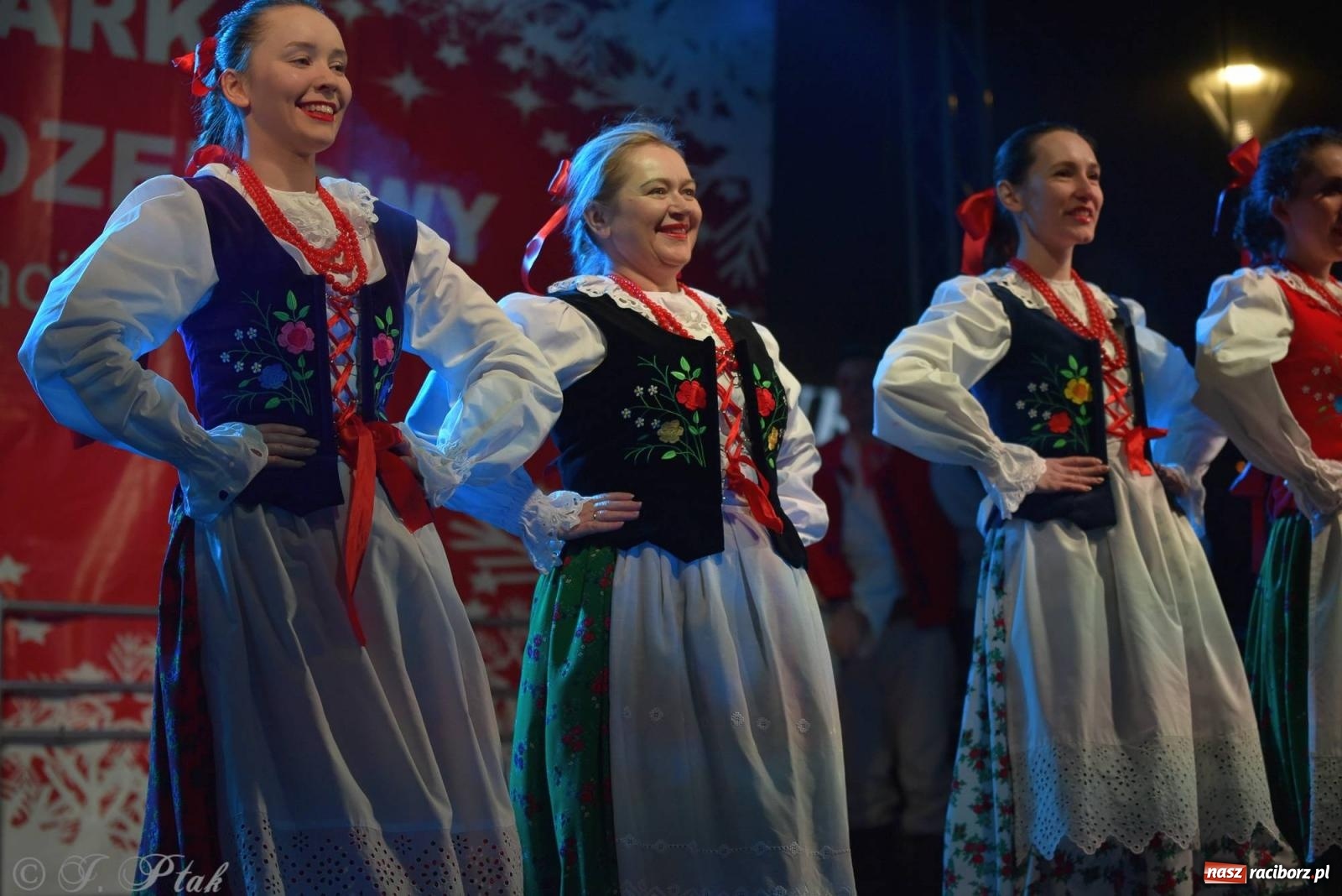 Zdjęcie w galerii na portalu naszraciborz.pl: Taneczny finał raciborskiego jarmarku wiadomości z regionu