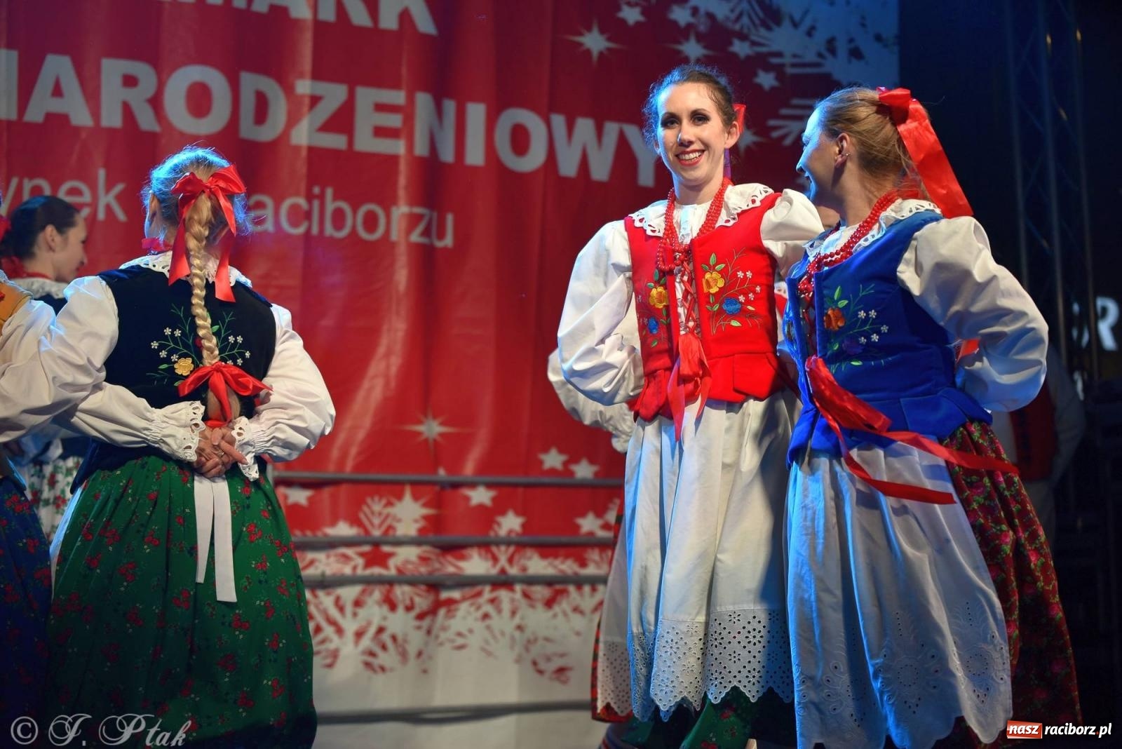 Zdjęcie w galerii na portalu naszraciborz.pl: Taneczny finał raciborskiego jarmarku wiadomości z regionu
