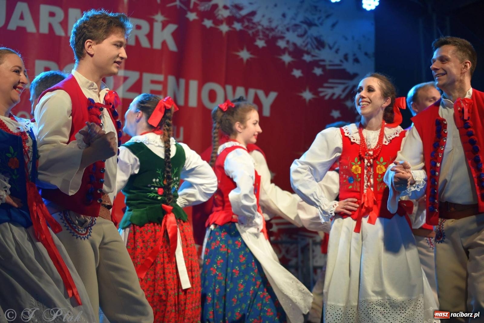 Zdjęcie w galerii na portalu naszraciborz.pl: Taneczny finał raciborskiego jarmarku wiadomości z regionu