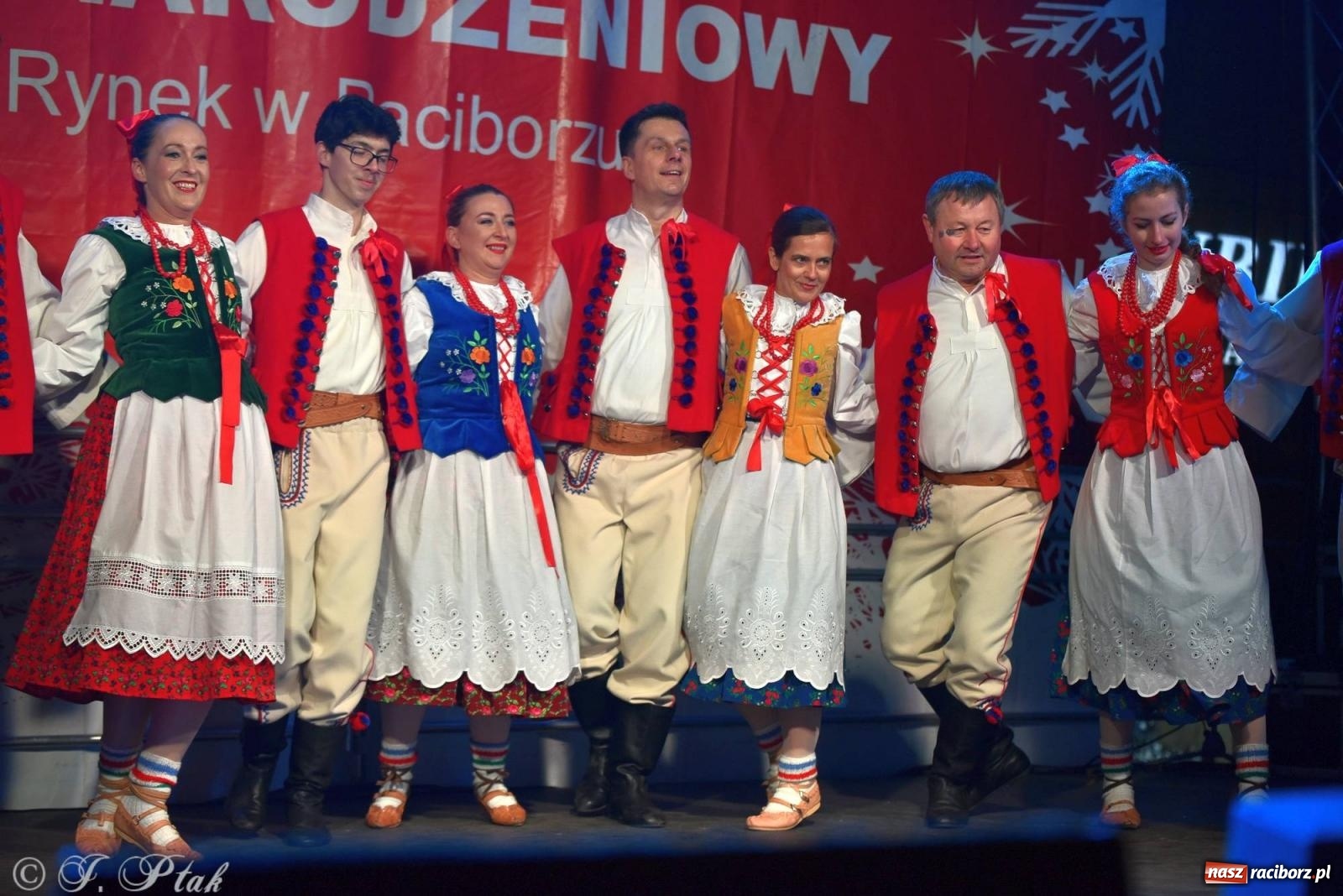 Zdjęcie w galerii na portalu naszraciborz.pl: Taneczny finał raciborskiego jarmarku wiadomości z regionu