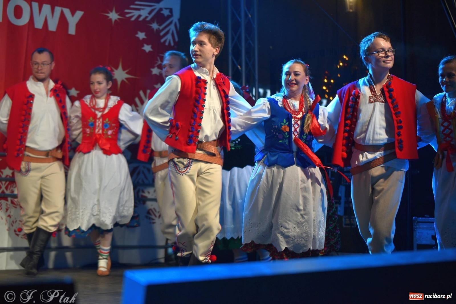 Zdjęcie w galerii na portalu naszraciborz.pl: Taneczny finał raciborskiego jarmarku wiadomości z regionu