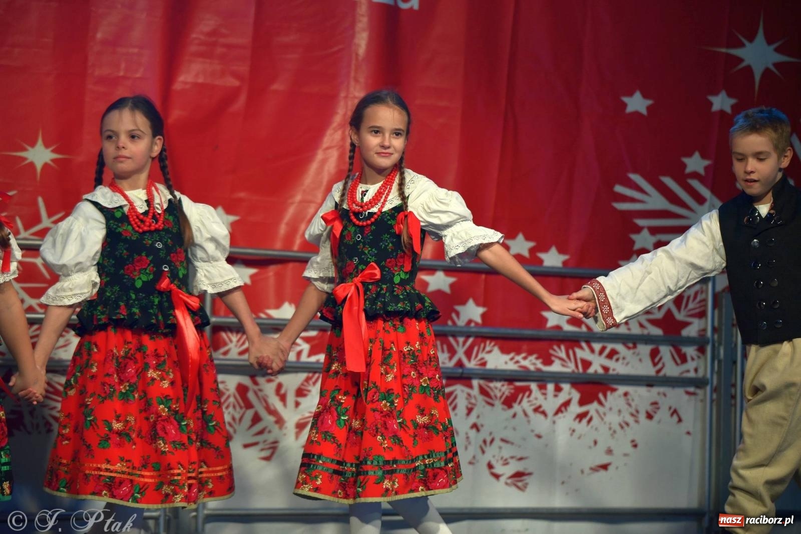 Zdjęcie w galerii na portalu naszraciborz.pl: Taneczny finał raciborskiego jarmarku wiadomości z regionu