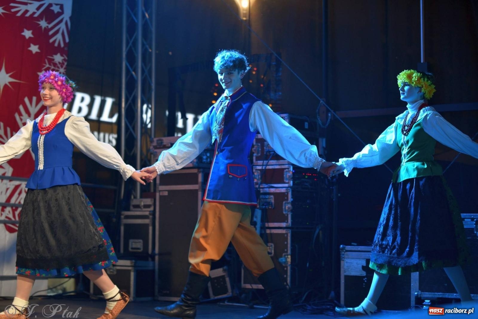 Zdjęcie w galerii na portalu naszraciborz.pl: Taneczny finał raciborskiego jarmarku wiadomości z regionu