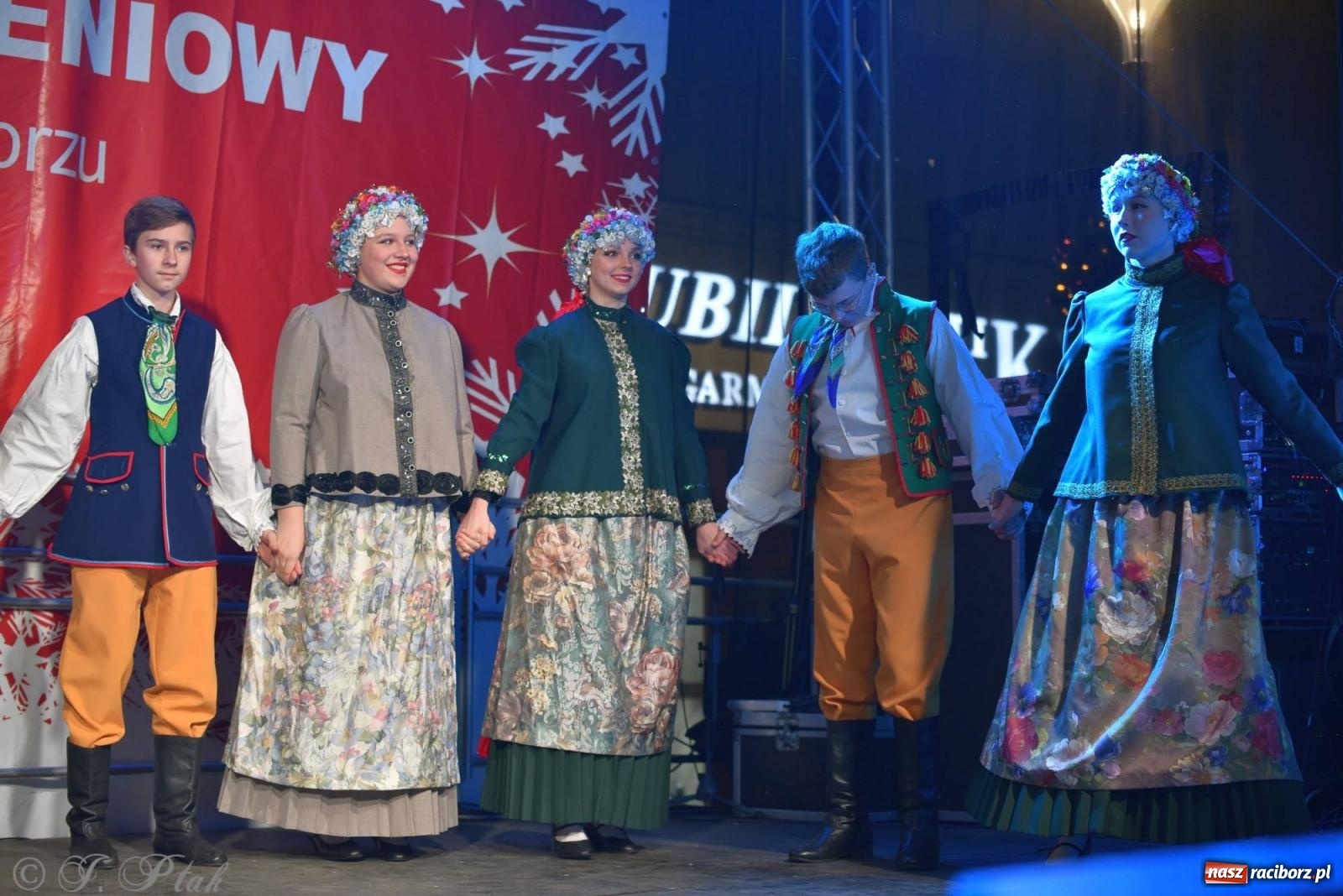 Zdjęcie w galerii na portalu naszraciborz.pl: Taneczny finał raciborskiego jarmarku wiadomości z regionu