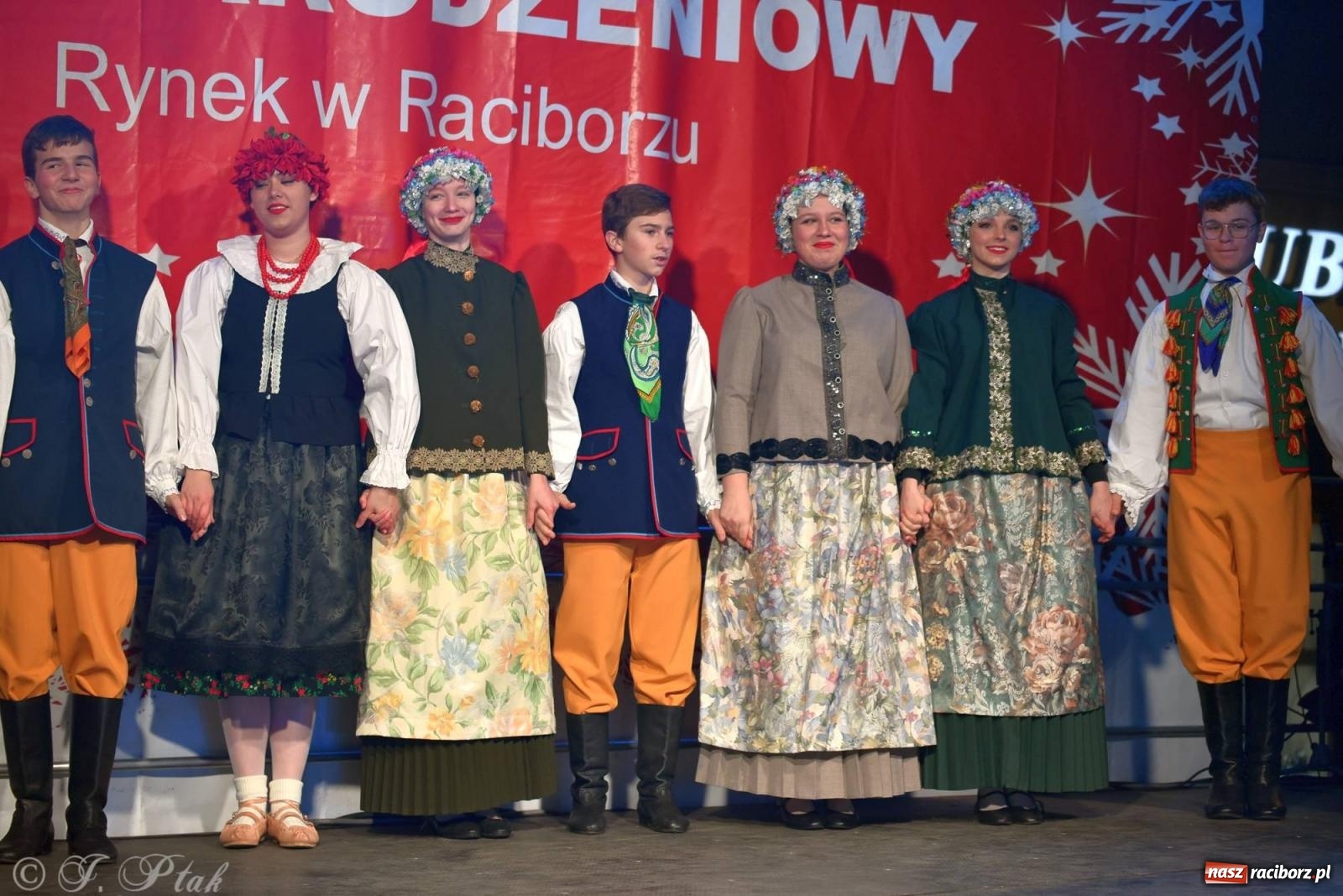 Zdjęcie w galerii na portalu naszraciborz.pl: Taneczny finał raciborskiego jarmarku wiadomości z regionu