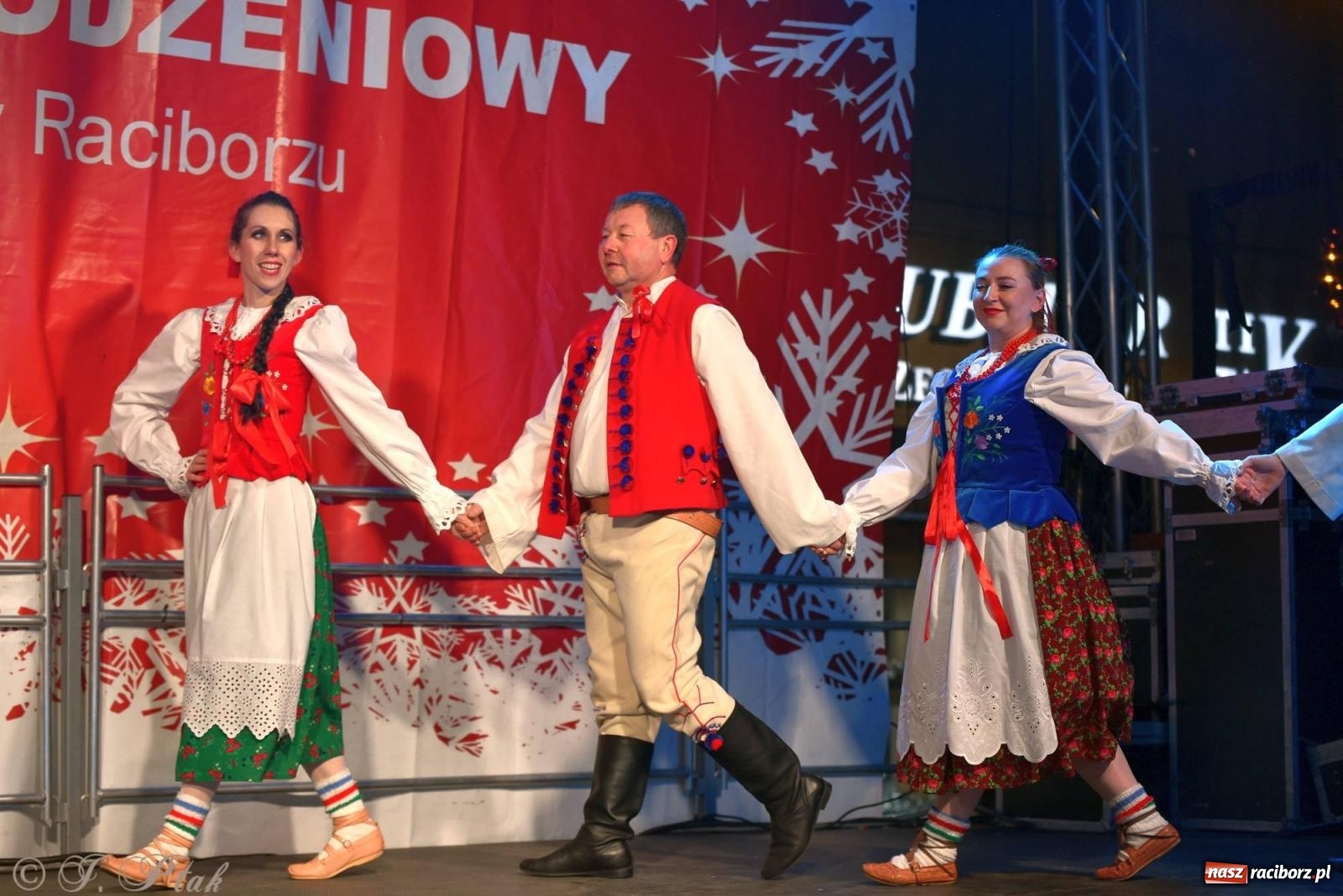 Zdjęcie w galerii na portalu naszraciborz.pl: Taneczny finał raciborskiego jarmarku wiadomości z regionu