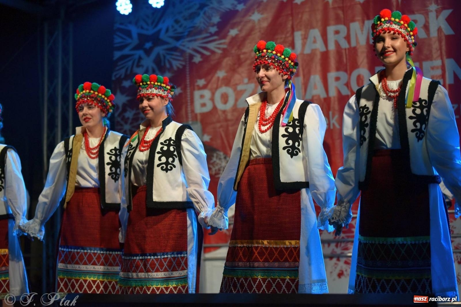 Zdjęcie w galerii na portalu naszraciborz.pl: Taneczny finał raciborskiego jarmarku wiadomości z regionu