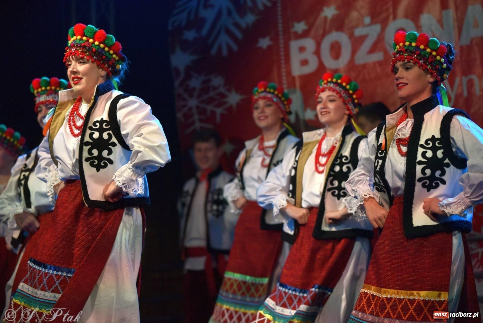 Zdjęcie w galerii na portalu naszraciborz.pl: Taneczny finał raciborskiego jarmarku wiadomości z regionu