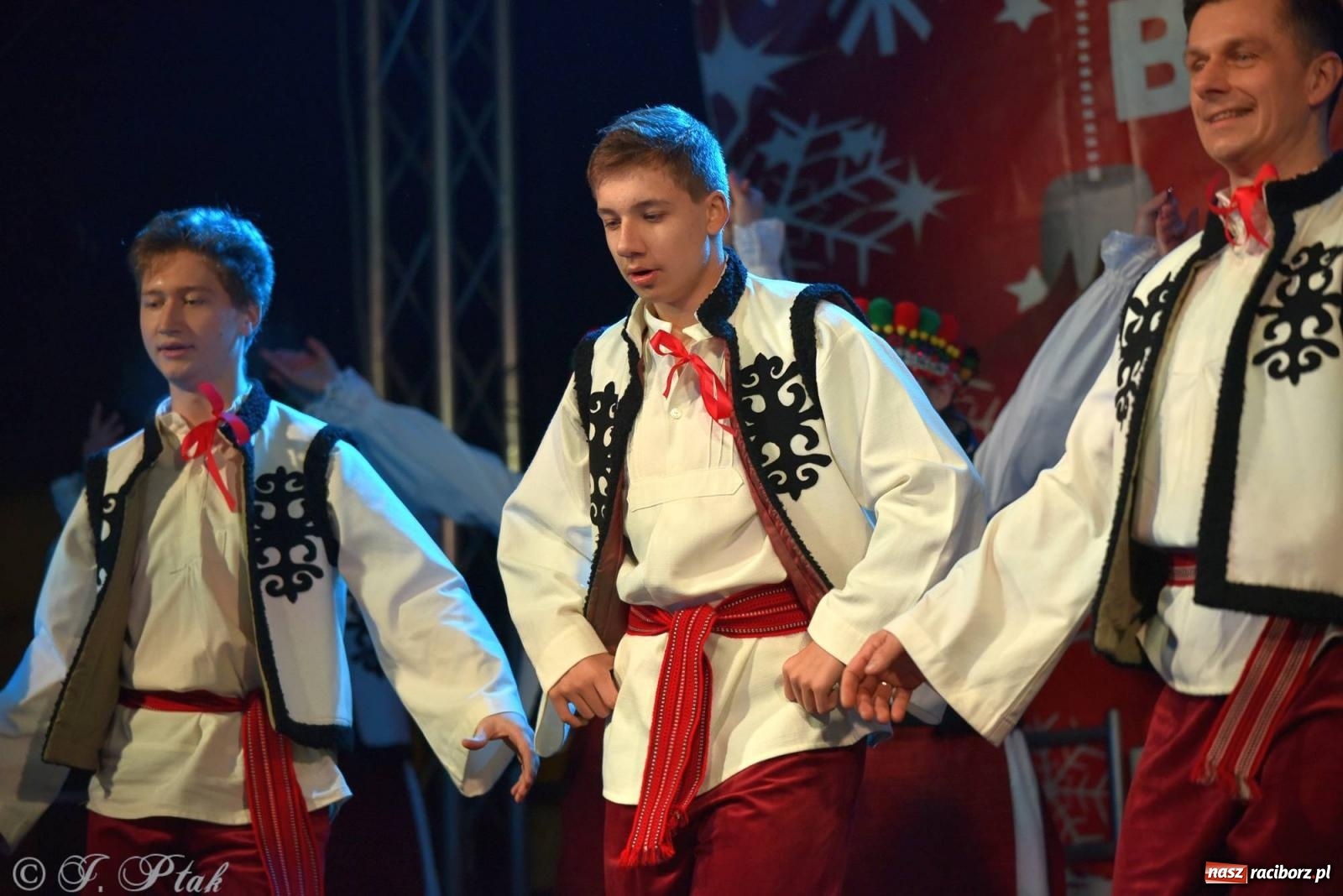 Zdjęcie w galerii na portalu naszraciborz.pl: Taneczny finał raciborskiego jarmarku wiadomości z regionu