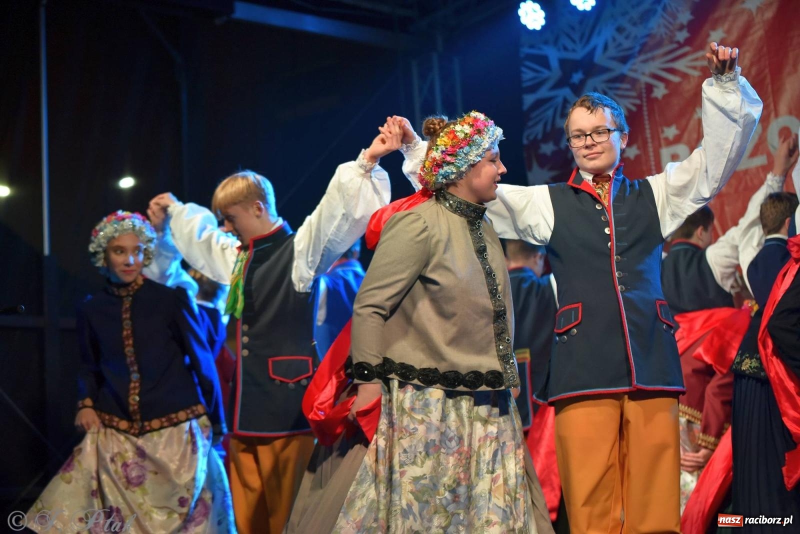Zdjęcie w galerii na portalu naszraciborz.pl: Taneczny finał raciborskiego jarmarku wiadomości z regionu