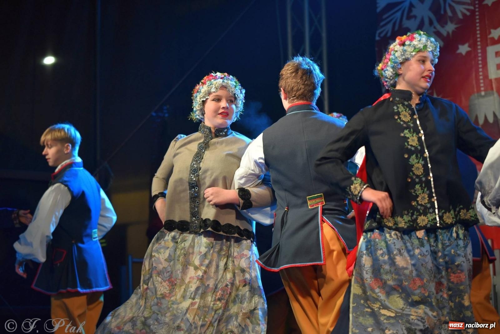 Zdjęcie w galerii na portalu naszraciborz.pl: Taneczny finał raciborskiego jarmarku wiadomości z regionu