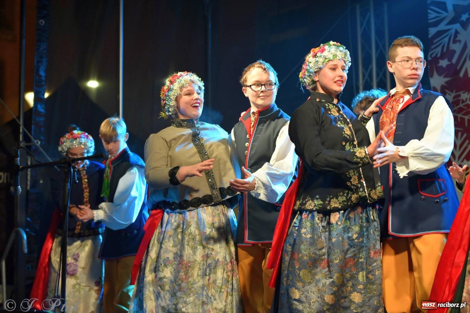 Zdjęcie w galerii na portalu naszraciborz.pl: Taneczny finał raciborskiego jarmarku wiadomości z regionu