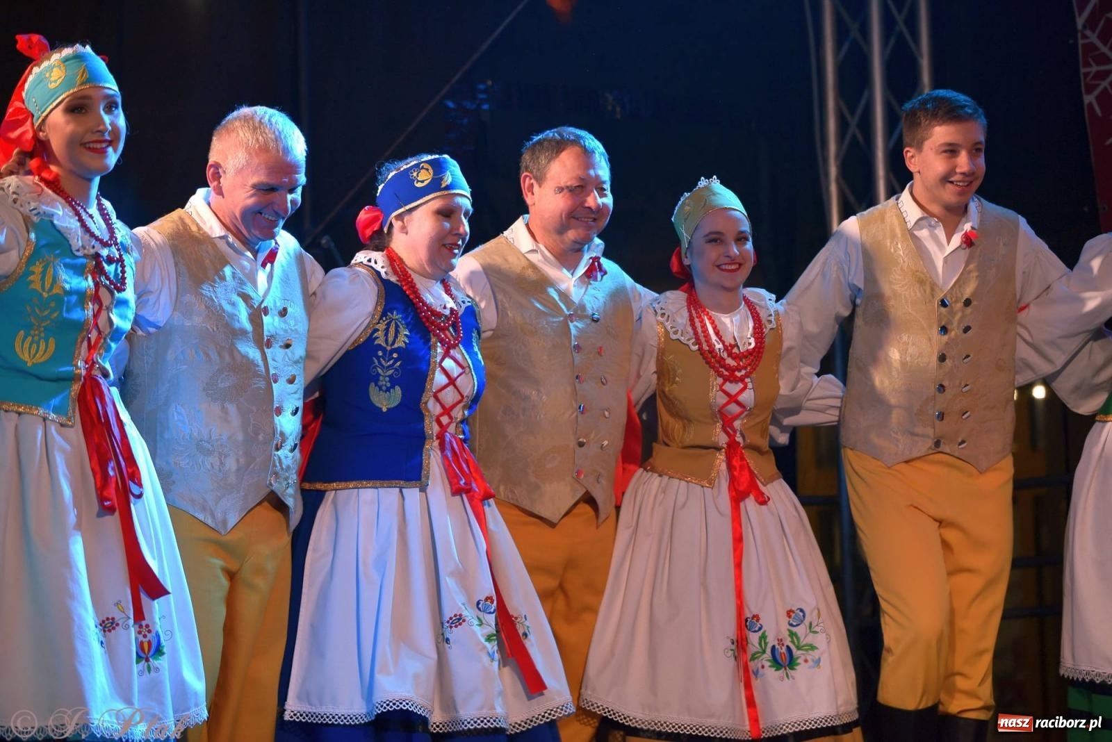 Zdjęcie w galerii na portalu naszraciborz.pl: Taneczny finał raciborskiego jarmarku wiadomości z regionu