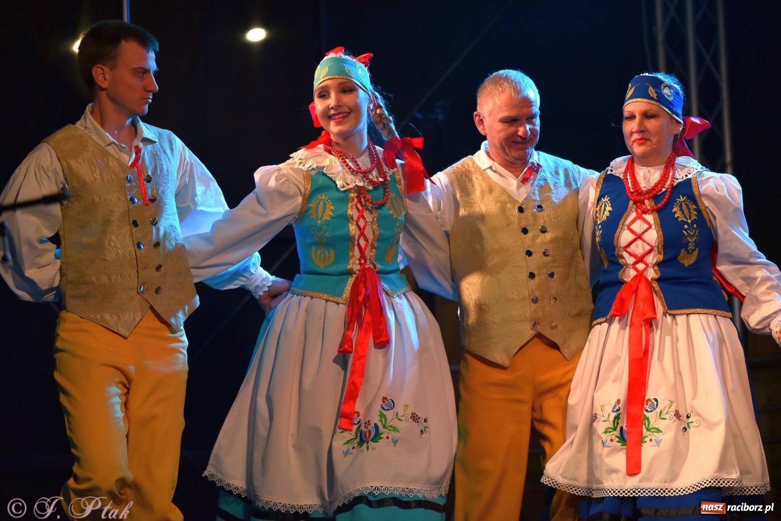 Zdjęcie w galerii na portalu naszraciborz.pl: Taneczny finał raciborskiego jarmarku wiadomości z regionu