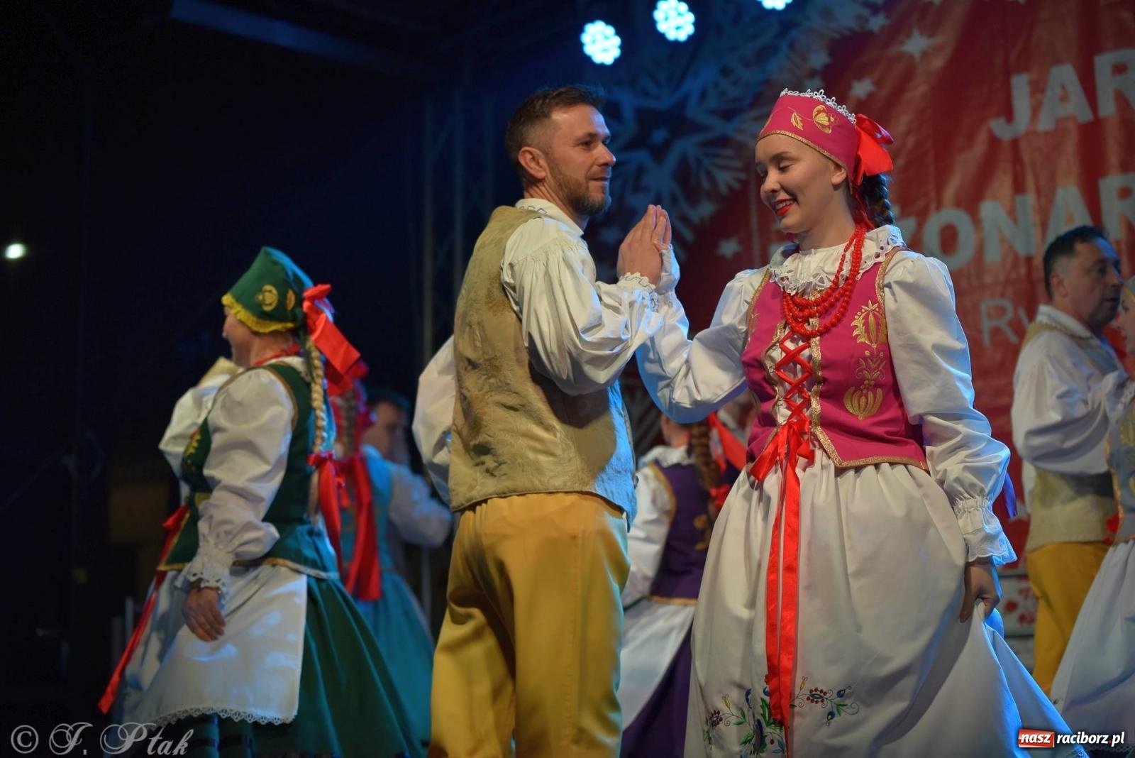 Zdjęcie w galerii na portalu naszraciborz.pl: Taneczny finał raciborskiego jarmarku wiadomości z regionu
