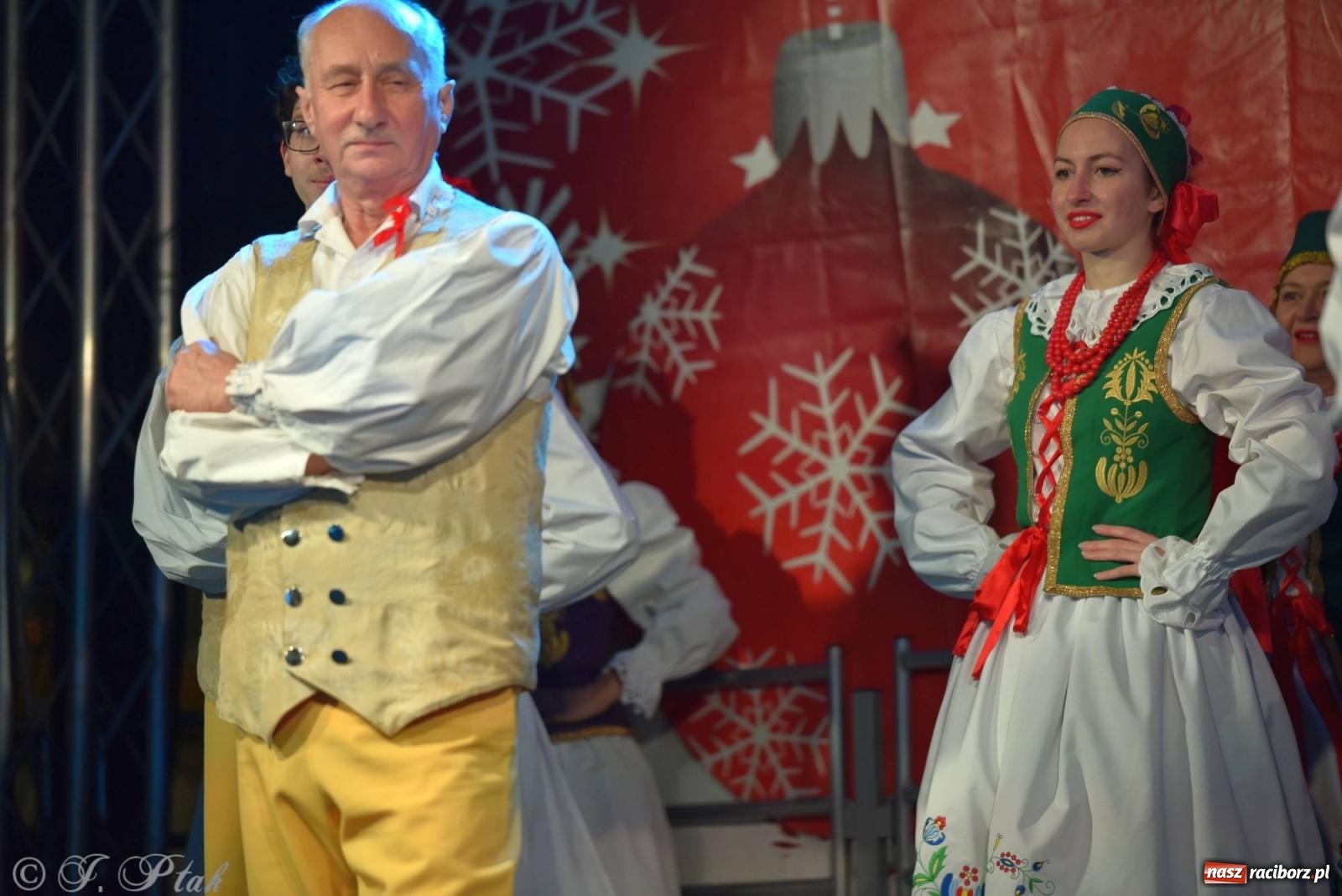 Zdjęcie w galerii na portalu naszraciborz.pl: Taneczny finał raciborskiego jarmarku wiadomości z regionu