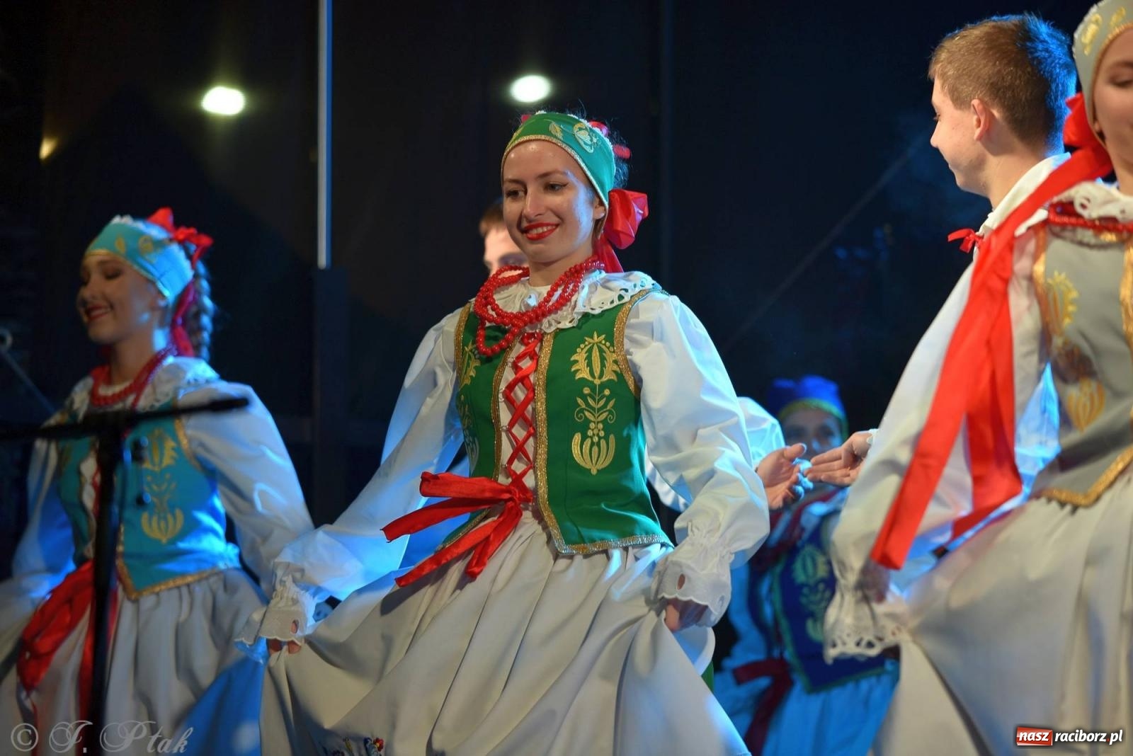 Zdjęcie w galerii na portalu naszraciborz.pl: Taneczny finał raciborskiego jarmarku wiadomości z regionu