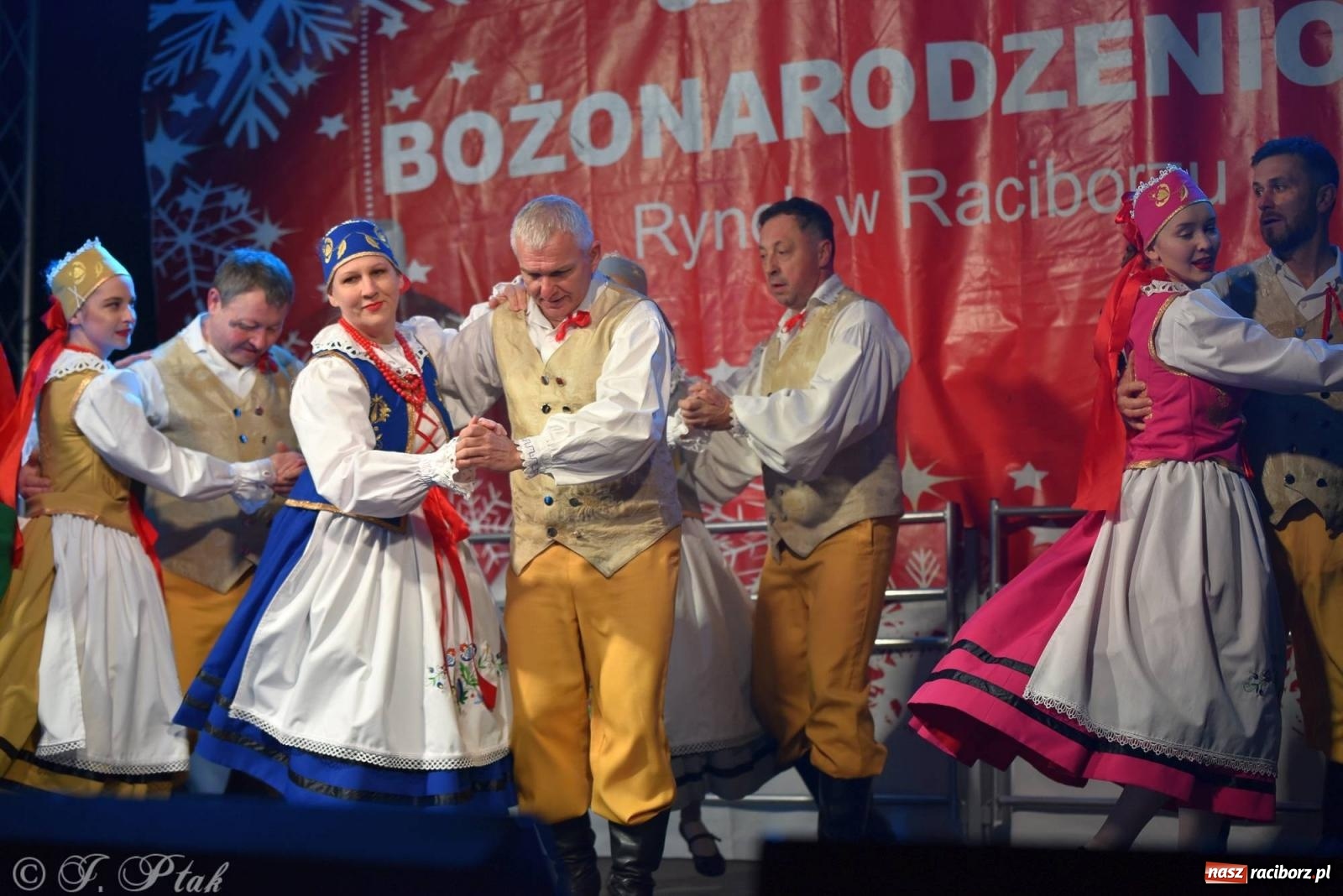 Zdjęcie w galerii na portalu naszraciborz.pl: Taneczny finał raciborskiego jarmarku wiadomości z regionu