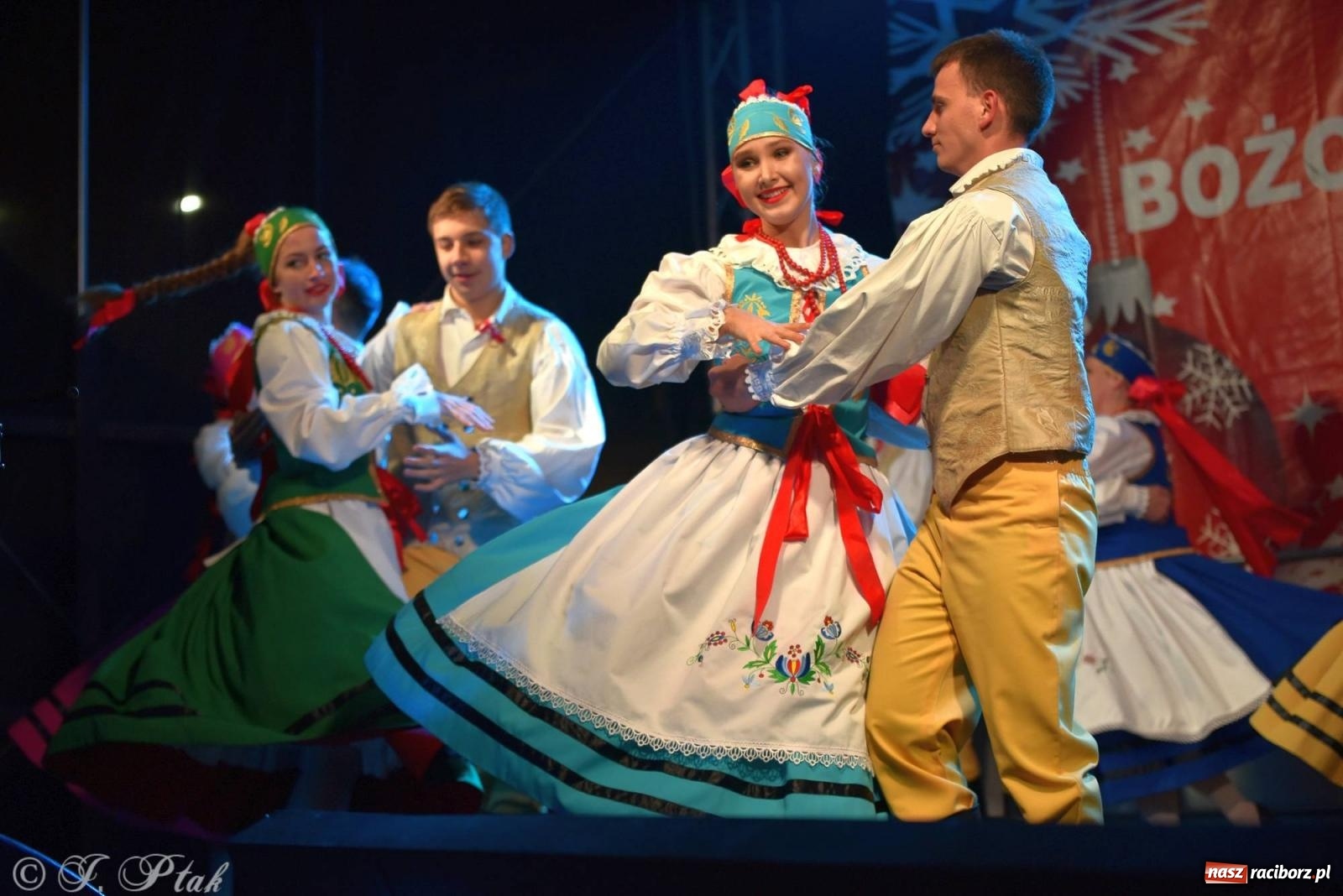 Zdjęcie w galerii na portalu naszraciborz.pl: Taneczny finał raciborskiego jarmarku wiadomości z regionu