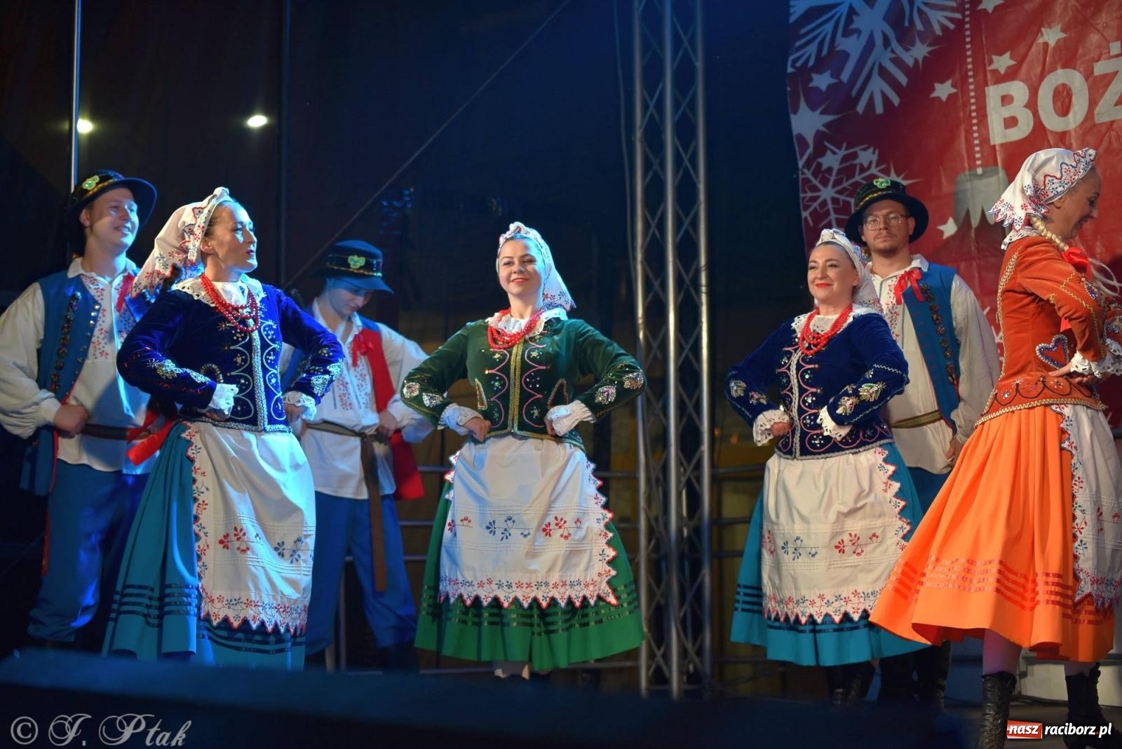 Zdjęcie w galerii na portalu naszraciborz.pl: Taneczny finał raciborskiego jarmarku wiadomości z regionu