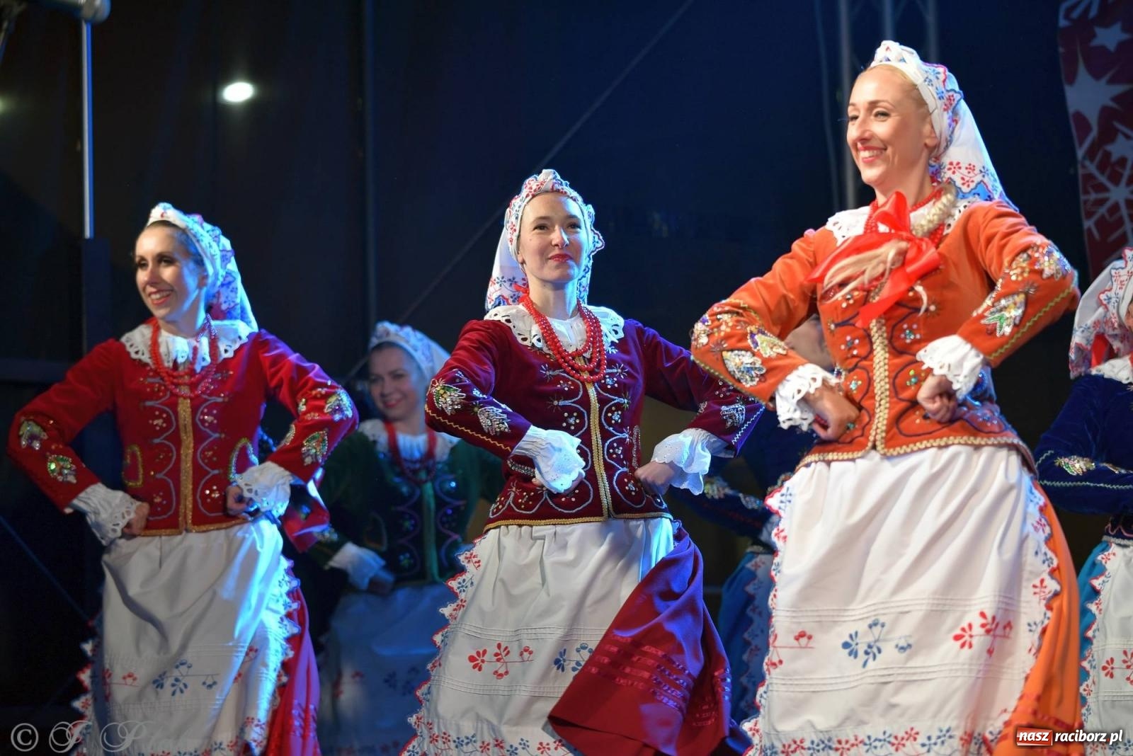 Zdjęcie w galerii na portalu naszraciborz.pl: Taneczny finał raciborskiego jarmarku wiadomości z regionu