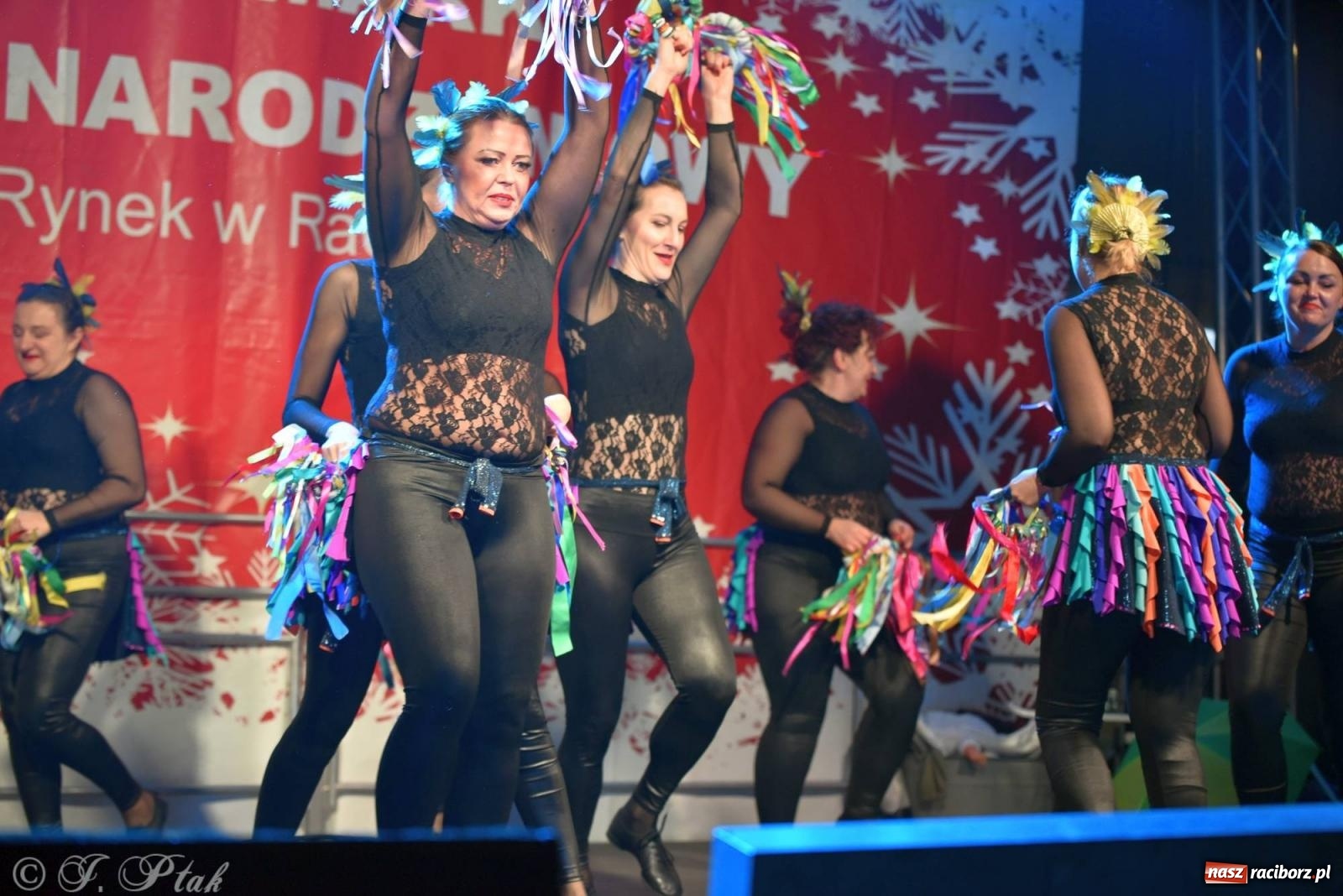 Zdjęcie w galerii na portalu naszraciborz.pl: Taneczny finał raciborskiego jarmarku wiadomości z regionu