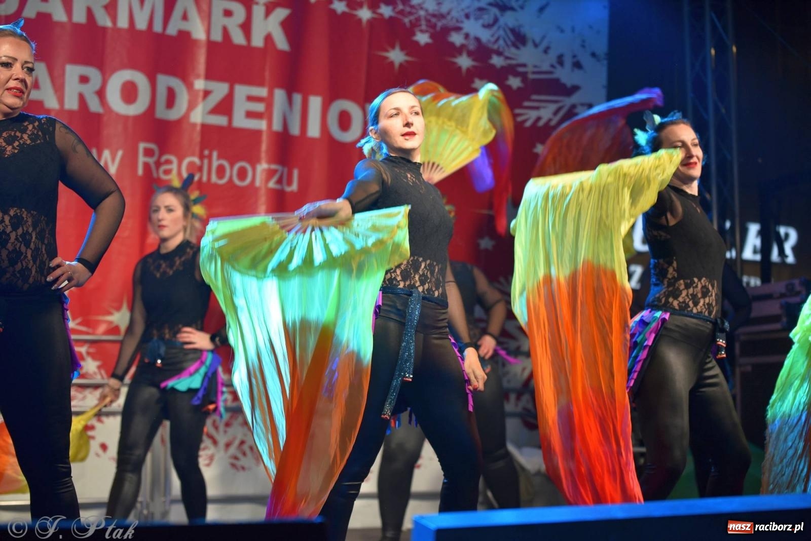 Zdjęcie w galerii na portalu naszraciborz.pl: Taneczny finał raciborskiego jarmarku wiadomości z regionu
