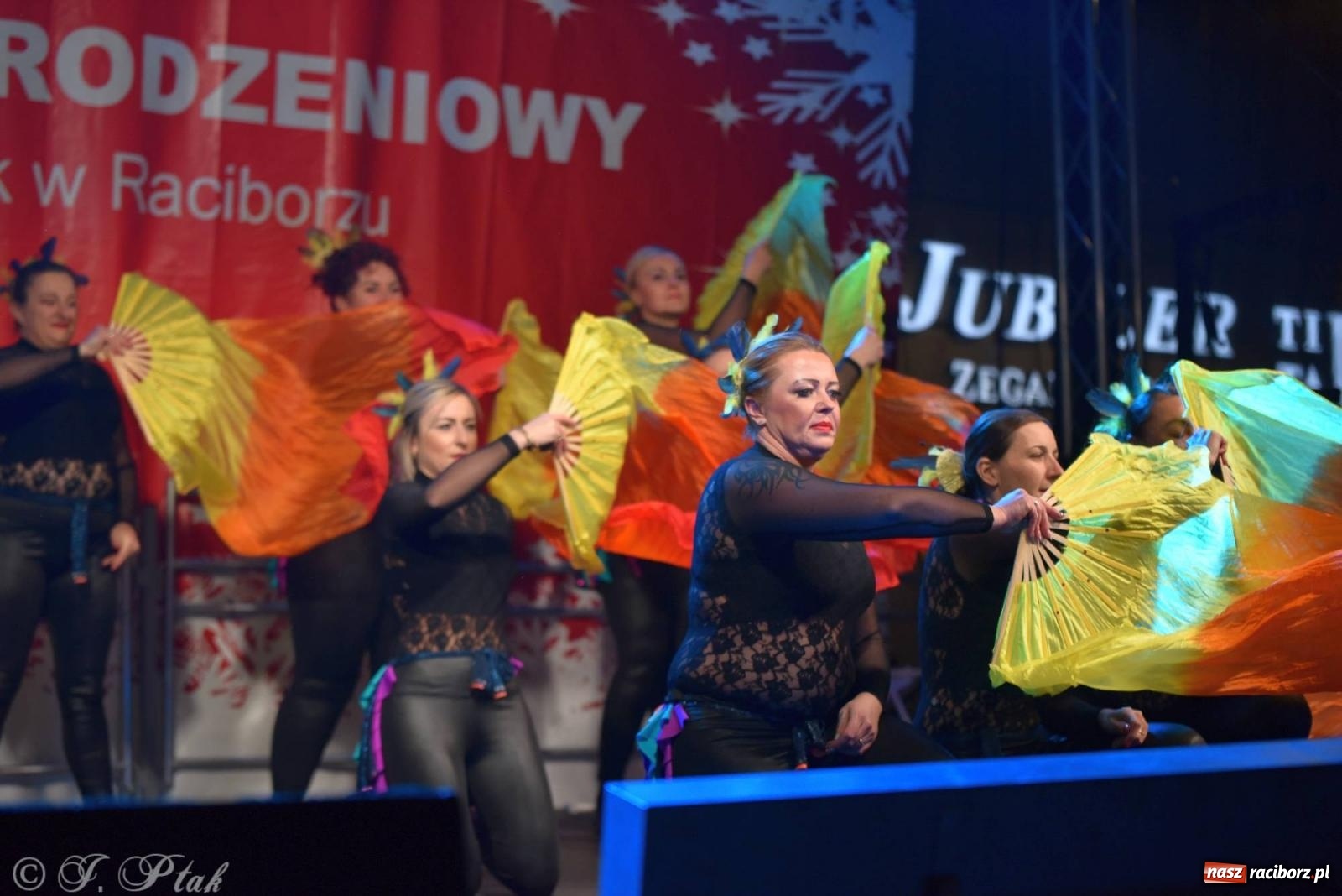 Zdjęcie w galerii na portalu naszraciborz.pl: Taneczny finał raciborskiego jarmarku wiadomości z regionu