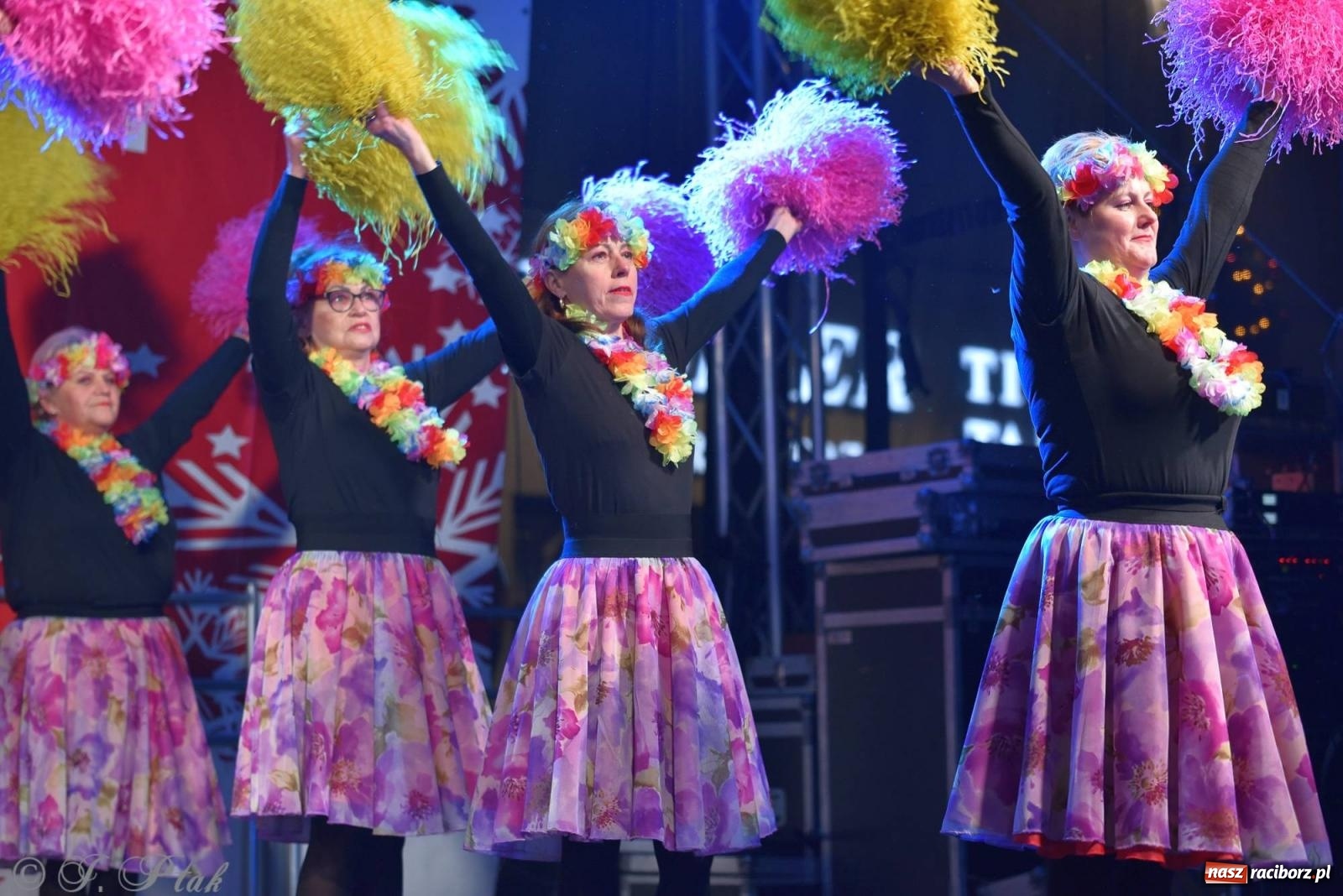 Zdjęcie w galerii na portalu naszraciborz.pl: Taneczny finał raciborskiego jarmarku wiadomości z regionu