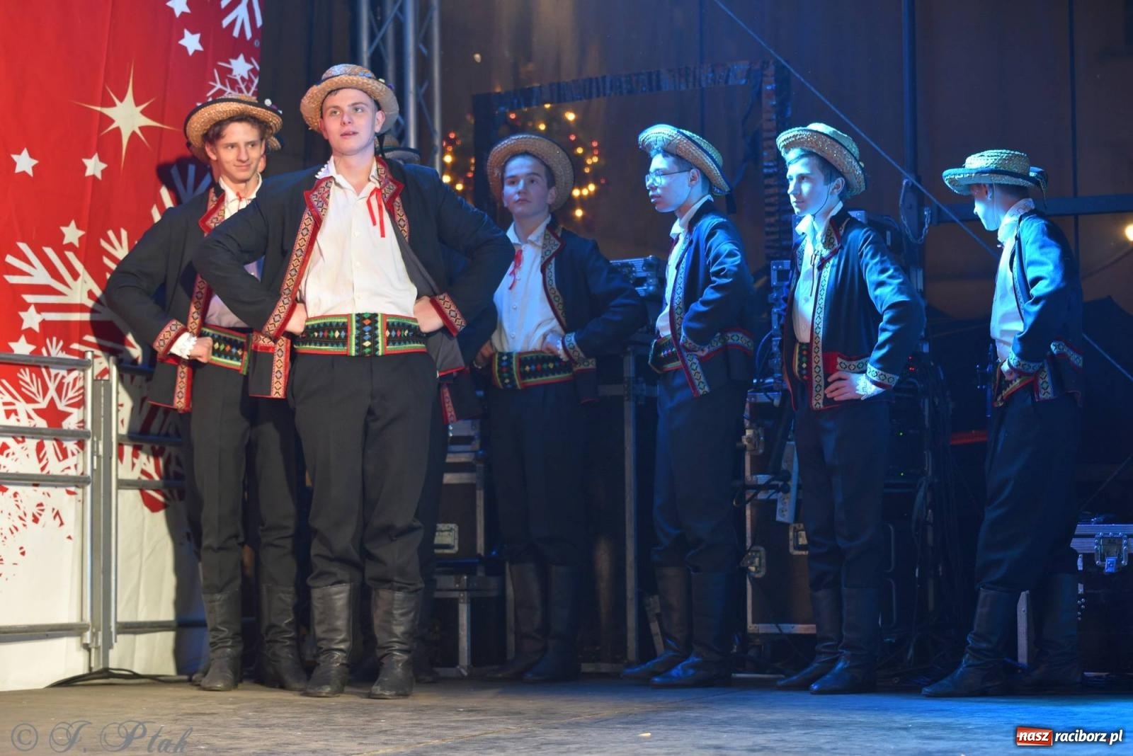 Zdjęcie w galerii na portalu naszraciborz.pl: Taneczny finał raciborskiego jarmarku wiadomości z regionu