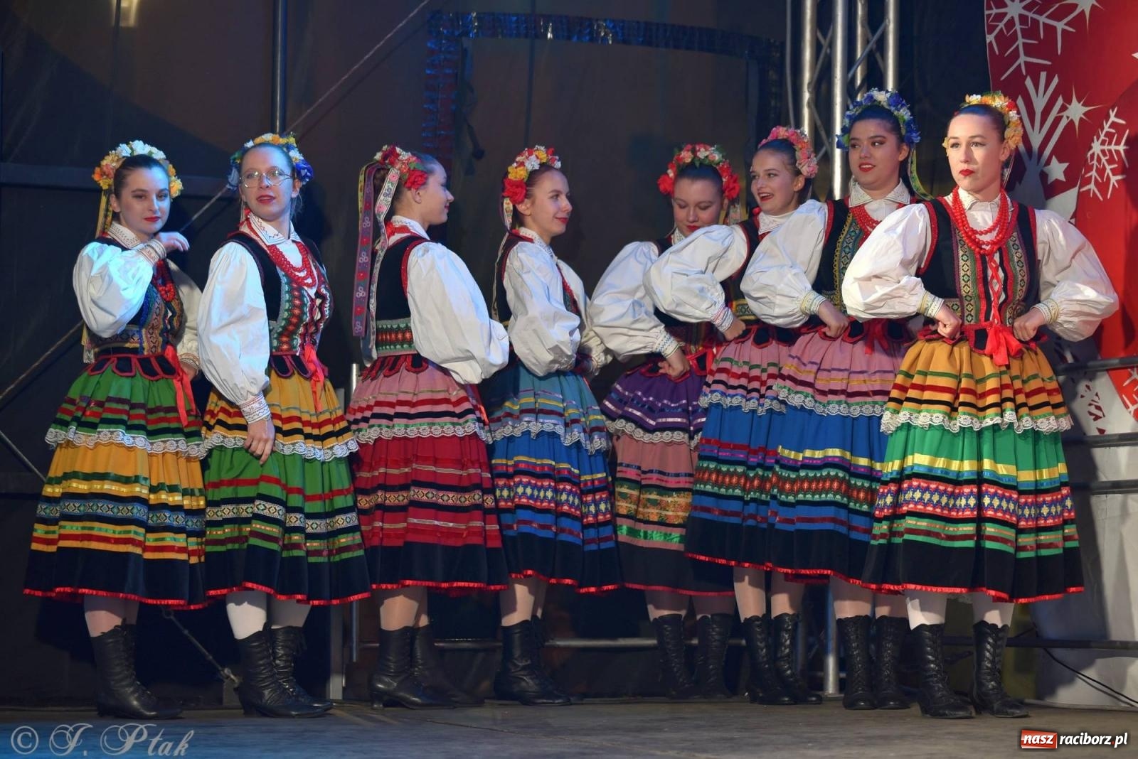 Zdjęcie w galerii na portalu naszraciborz.pl: Taneczny finał raciborskiego jarmarku wiadomości z regionu