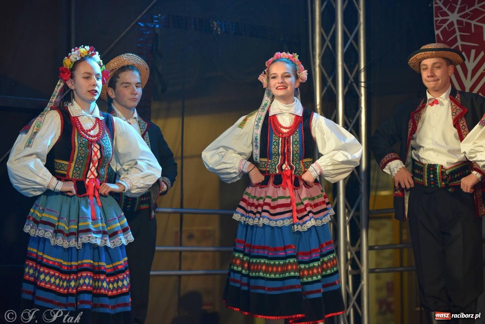 Zdjęcie w galerii na portalu naszraciborz.pl: Taneczny finał raciborskiego jarmarku wiadomości z regionu