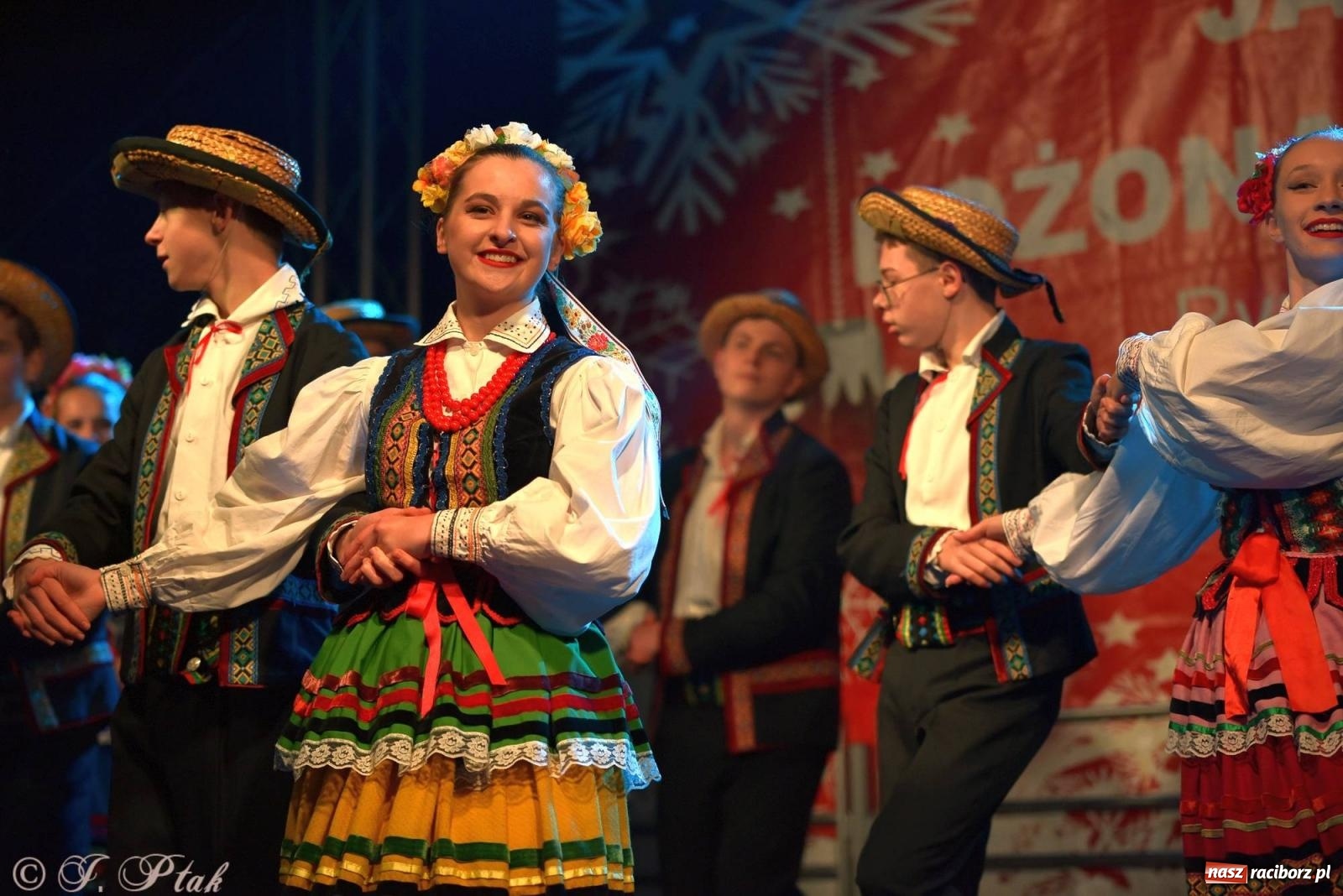Zdjęcie w galerii na portalu naszraciborz.pl: Taneczny finał raciborskiego jarmarku wiadomości z regionu