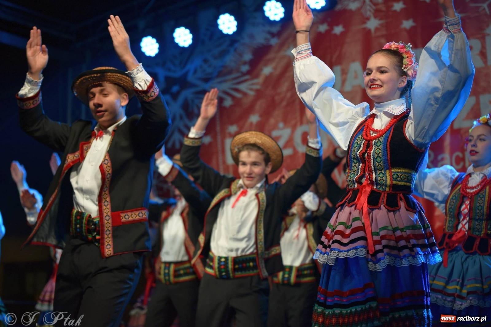 Zdjęcie w galerii na portalu naszraciborz.pl: Taneczny finał raciborskiego jarmarku wiadomości z regionu