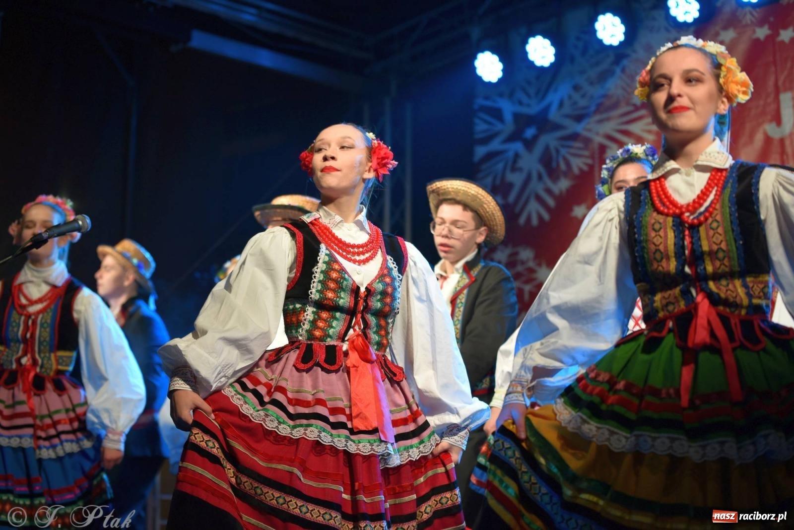 Zdjęcie w galerii na portalu naszraciborz.pl: Taneczny finał raciborskiego jarmarku wiadomości z regionu