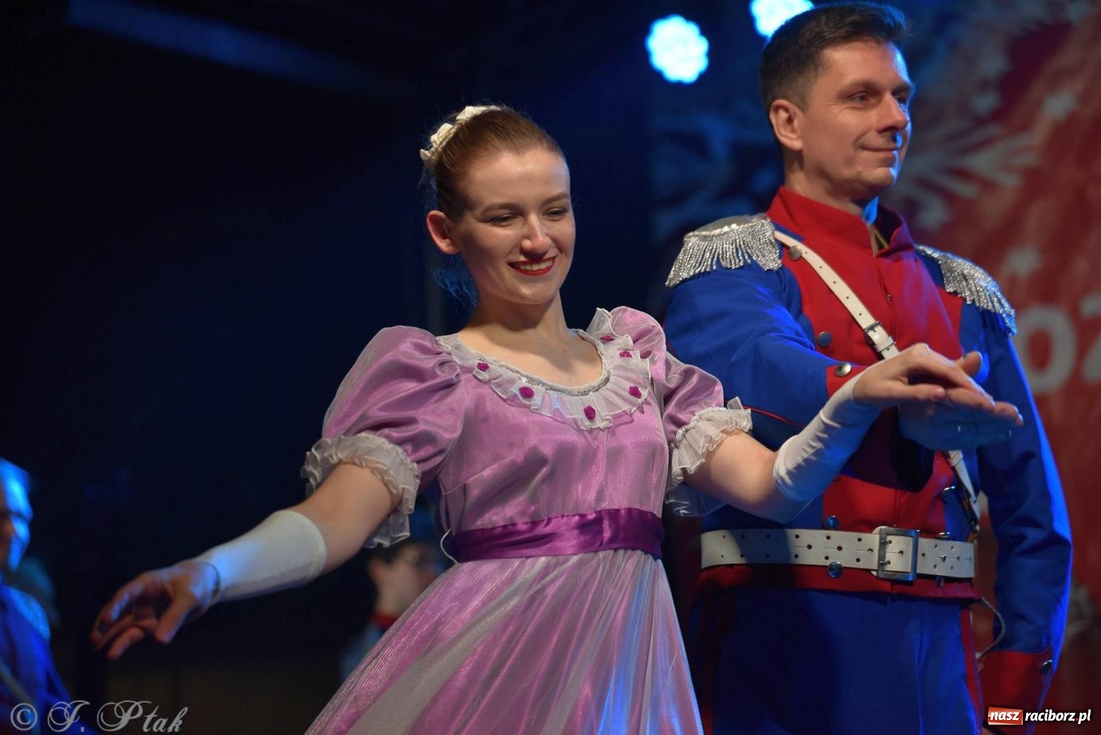 Zdjęcie w galerii na portalu naszraciborz.pl: Taneczny finał raciborskiego jarmarku wiadomości z regionu