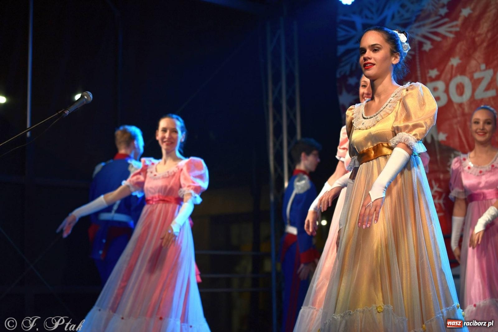 Zdjęcie w galerii na portalu naszraciborz.pl: Taneczny finał raciborskiego jarmarku wiadomości z regionu