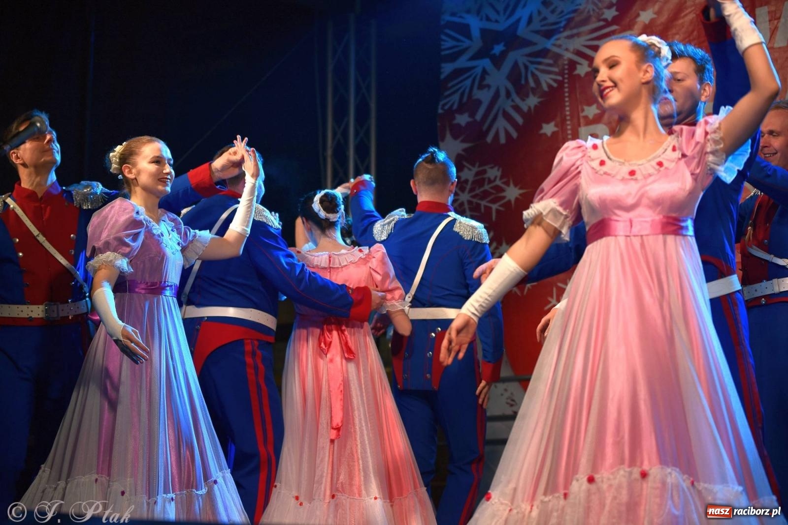Zdjęcie w galerii na portalu naszraciborz.pl: Taneczny finał raciborskiego jarmarku wiadomości z regionu