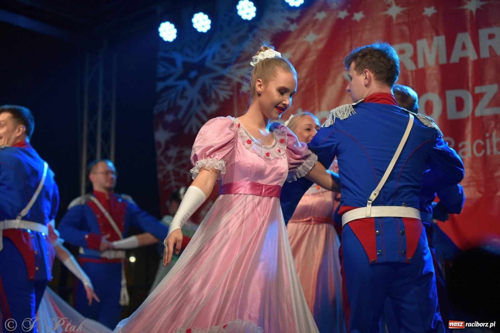 Zdjęcie w galerii na portalu naszraciborz.pl: Taneczny finał raciborskiego jarmarku wiadomości z regionu