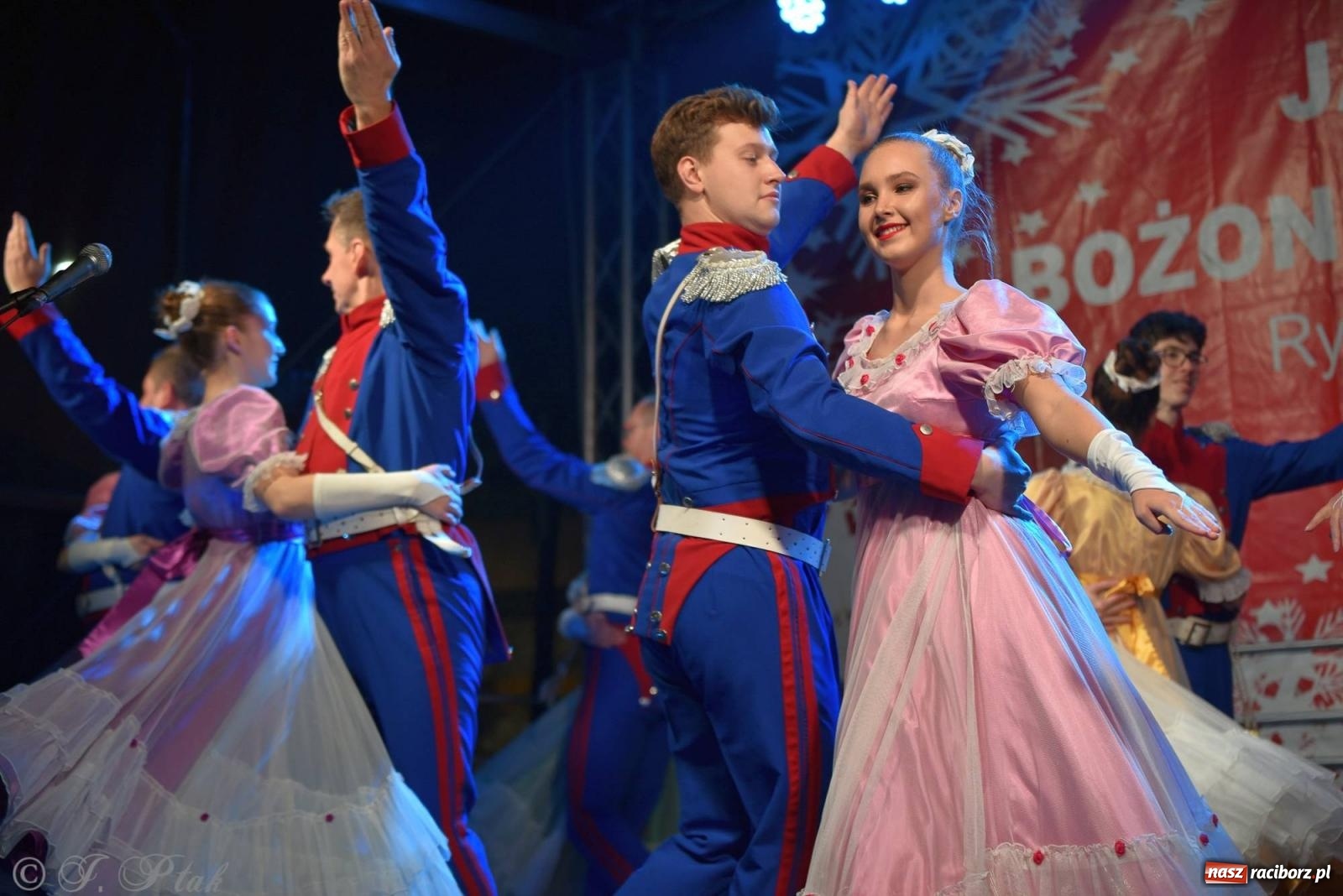 Zdjęcie w galerii na portalu naszraciborz.pl: Taneczny finał raciborskiego jarmarku wiadomości z regionu
