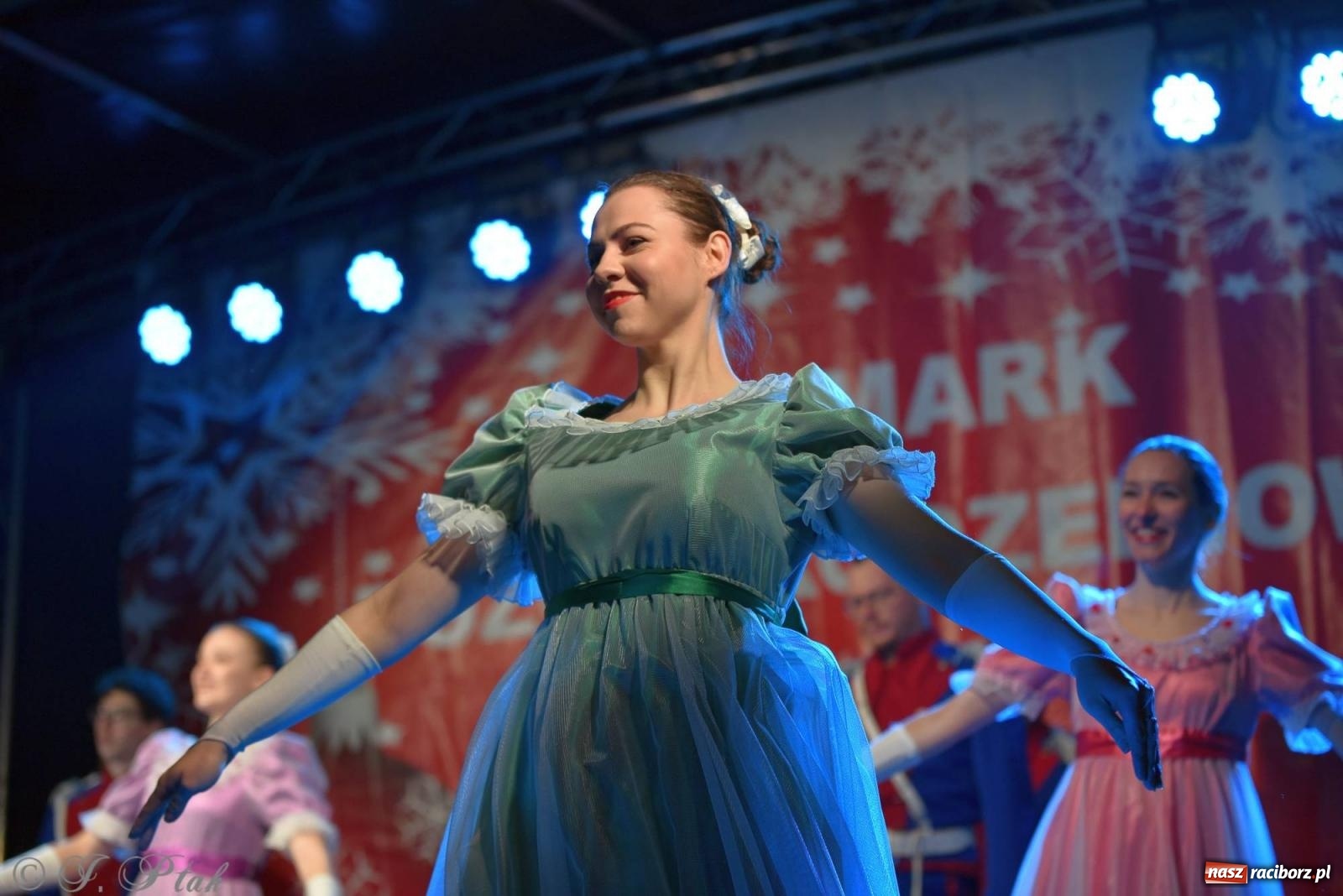 Zdjęcie w galerii na portalu naszraciborz.pl: Taneczny finał raciborskiego jarmarku wiadomości z regionu