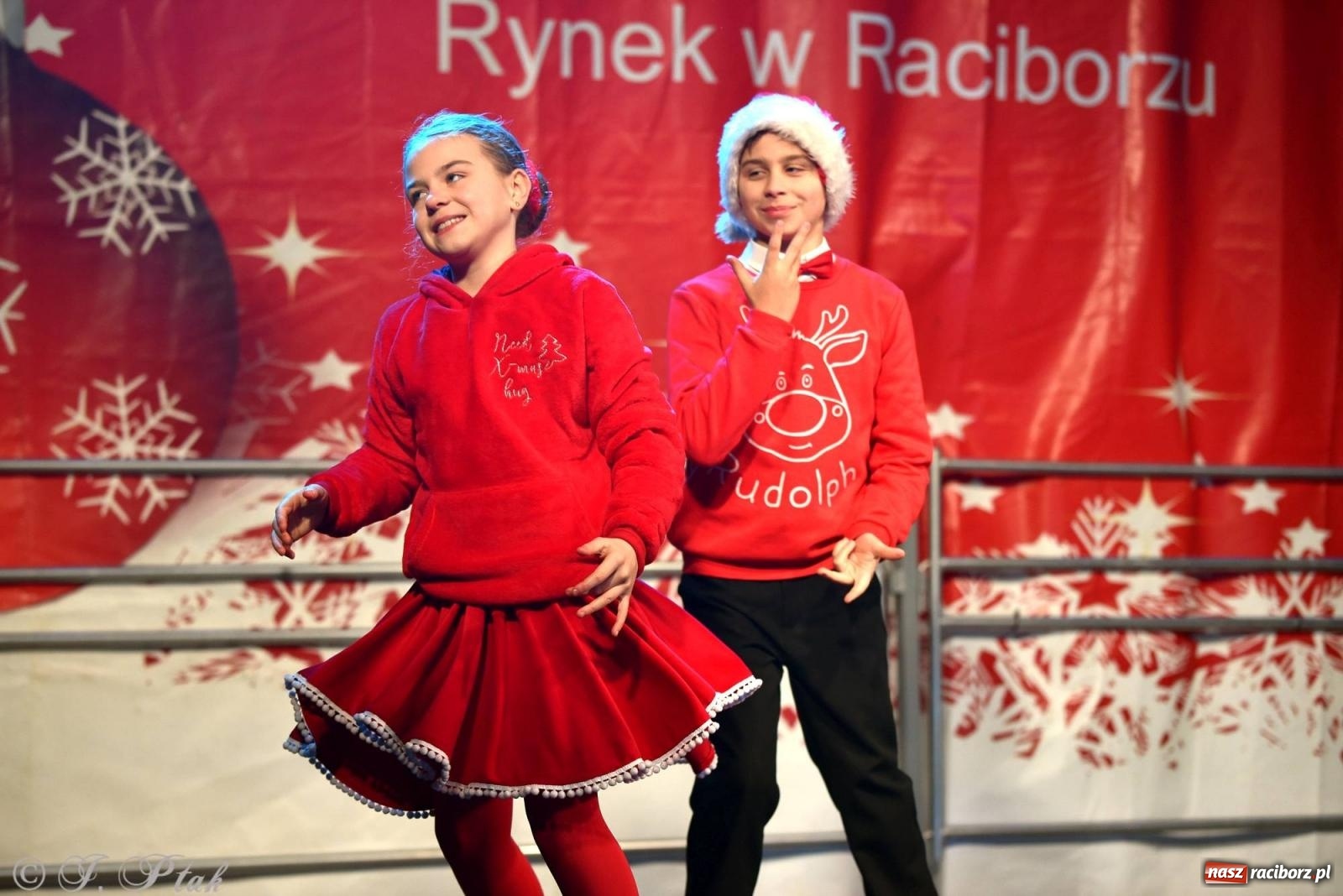 Zdjęcie w galerii na portalu naszraciborz.pl: Taneczny finał raciborskiego jarmarku wiadomości z regionu