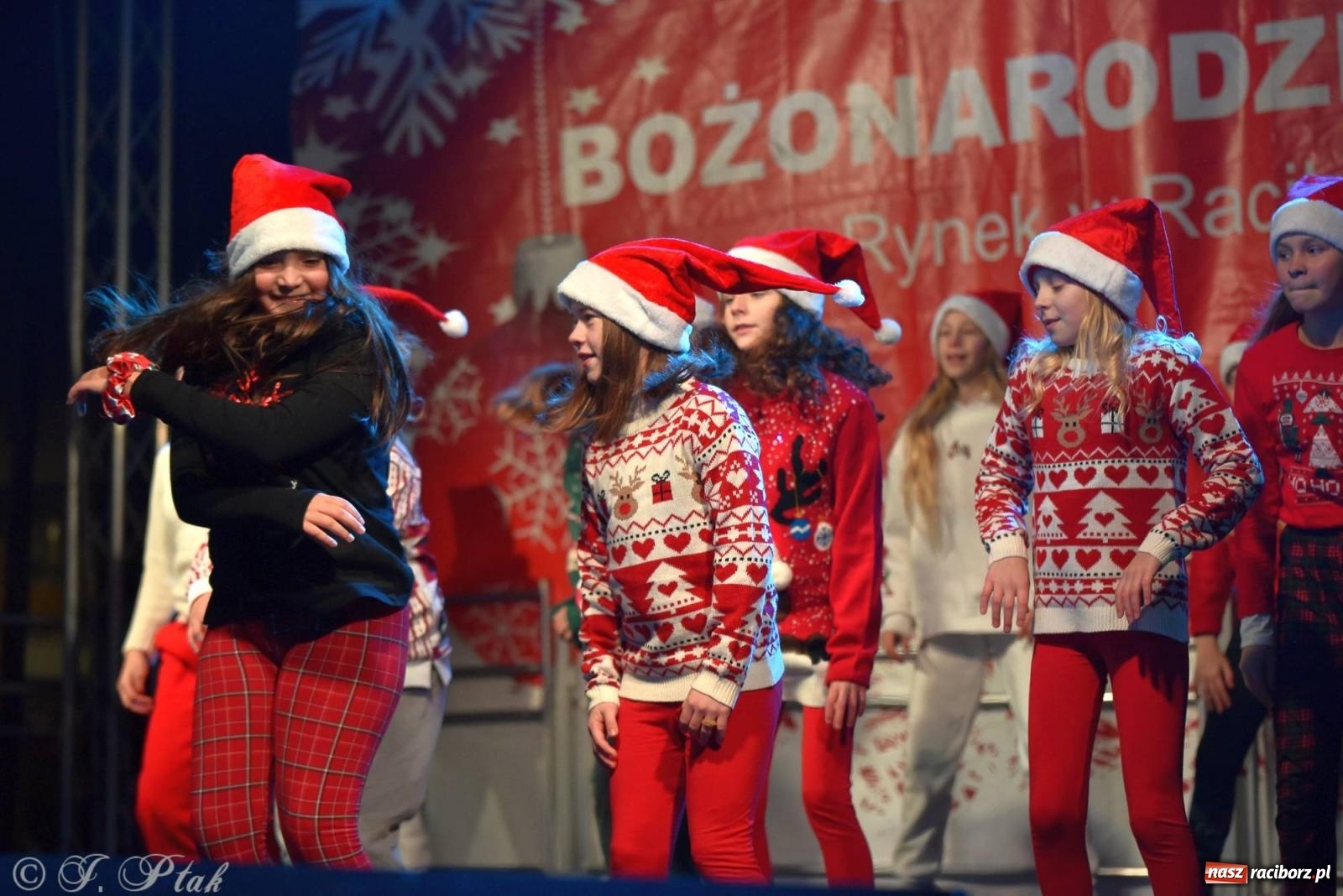 Zdjęcie w galerii na portalu naszraciborz.pl: Taneczny finał raciborskiego jarmarku wiadomości z regionu